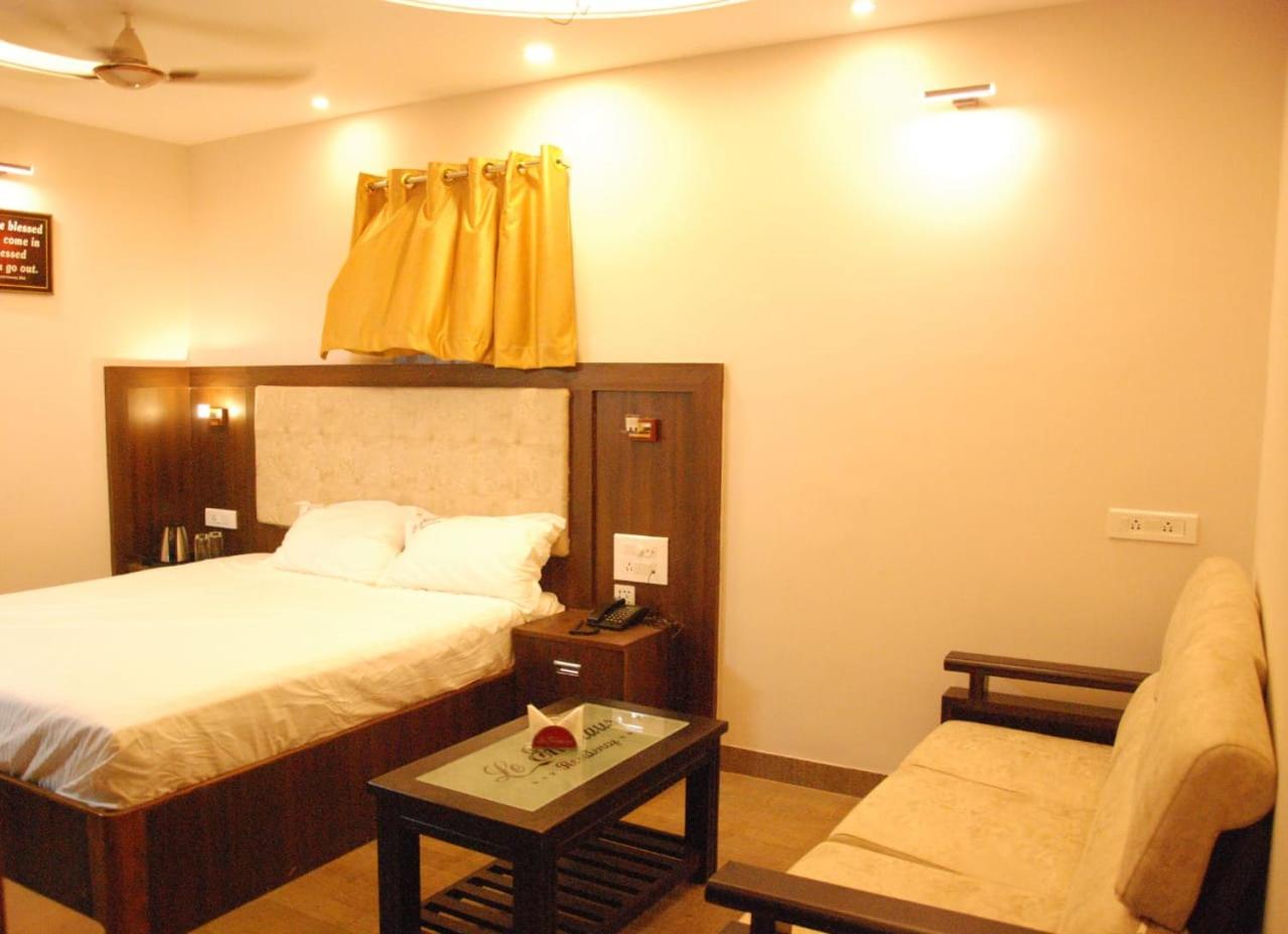 Suite - Photo 3