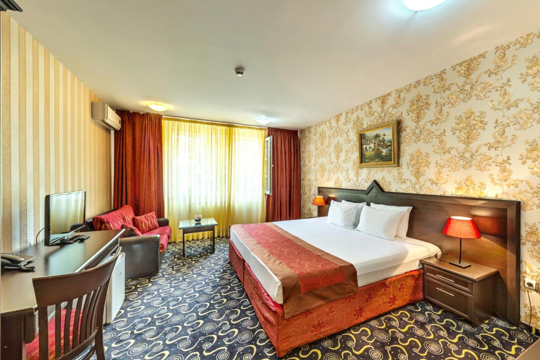 Deluxe Double Room - Photo 1