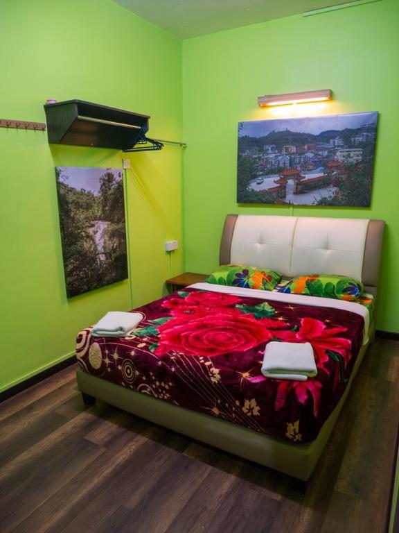 Double Room with Shared Bathroom photo 3