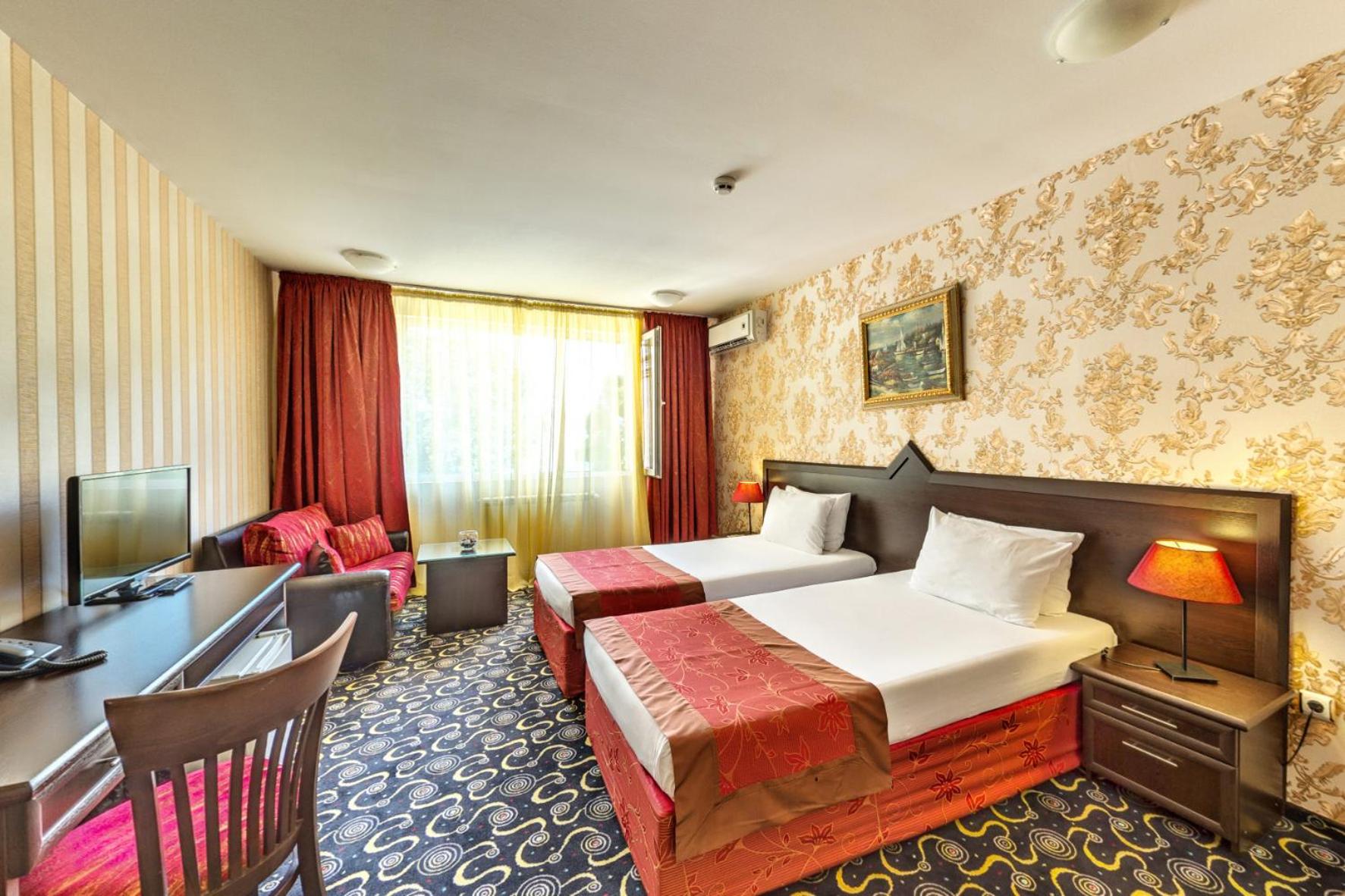 Deluxe Twin Room - Photo 1