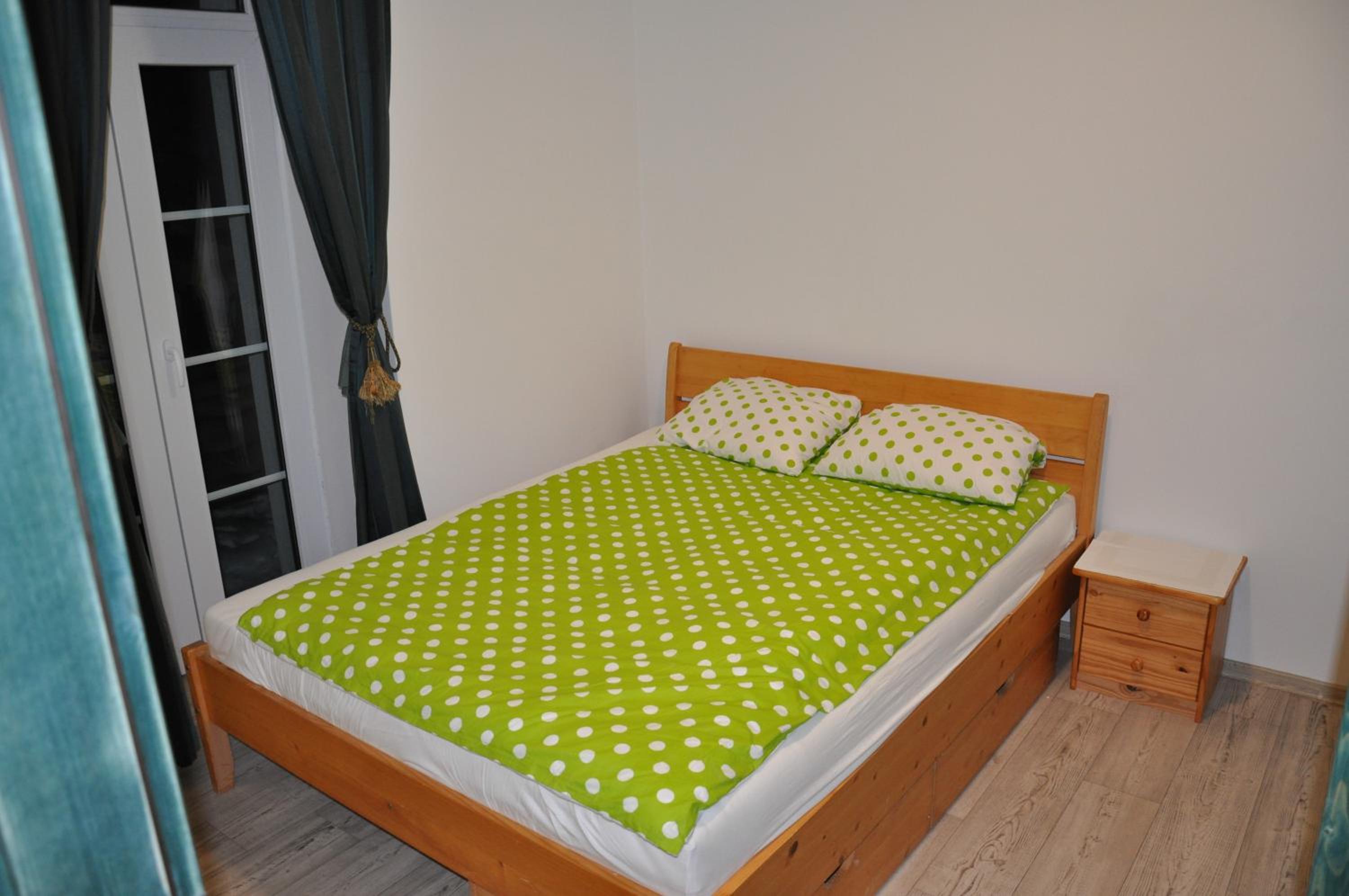Apartment with Forest View and Terrace - Photo 4