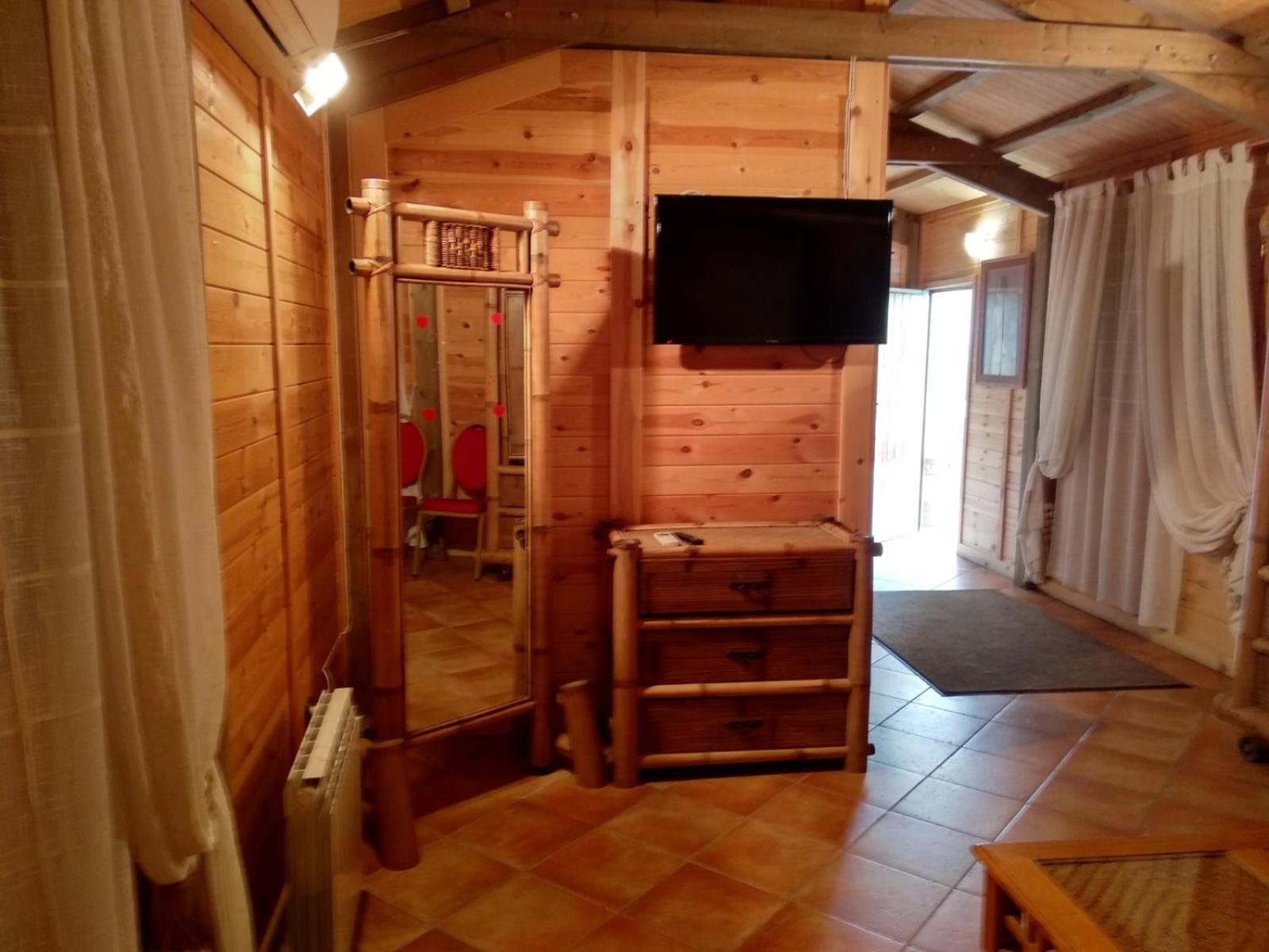 Superior Bungalow - Photo 1