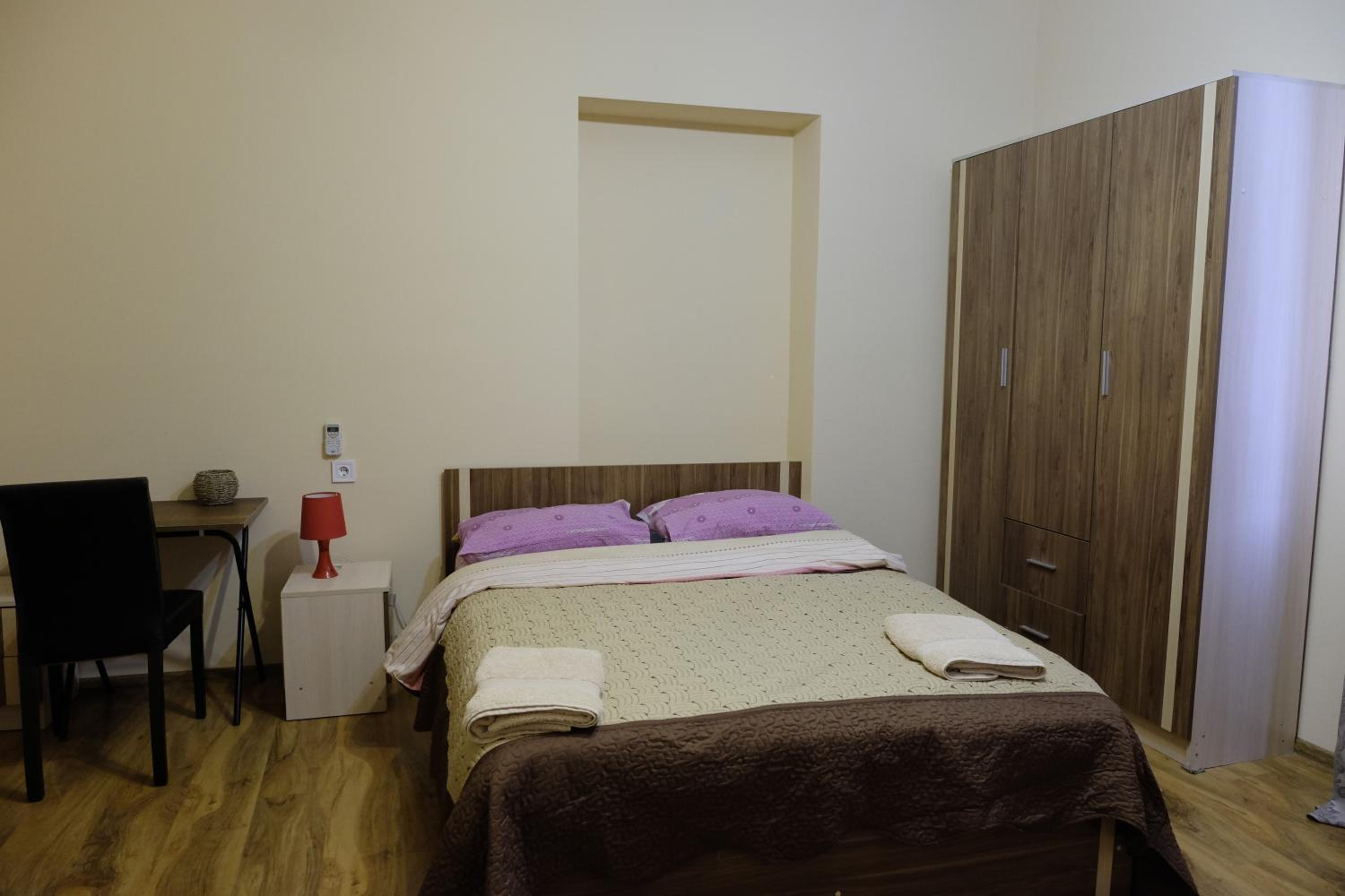 Deluxe Double Room with Balcony - Photo 5