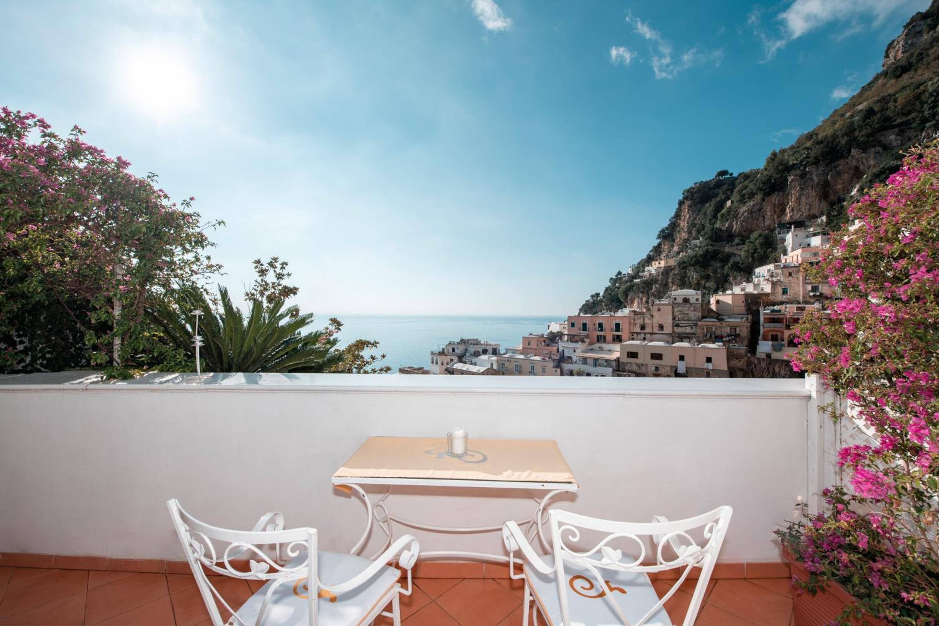 Deluxe Double Room with Sea View - Photo 8