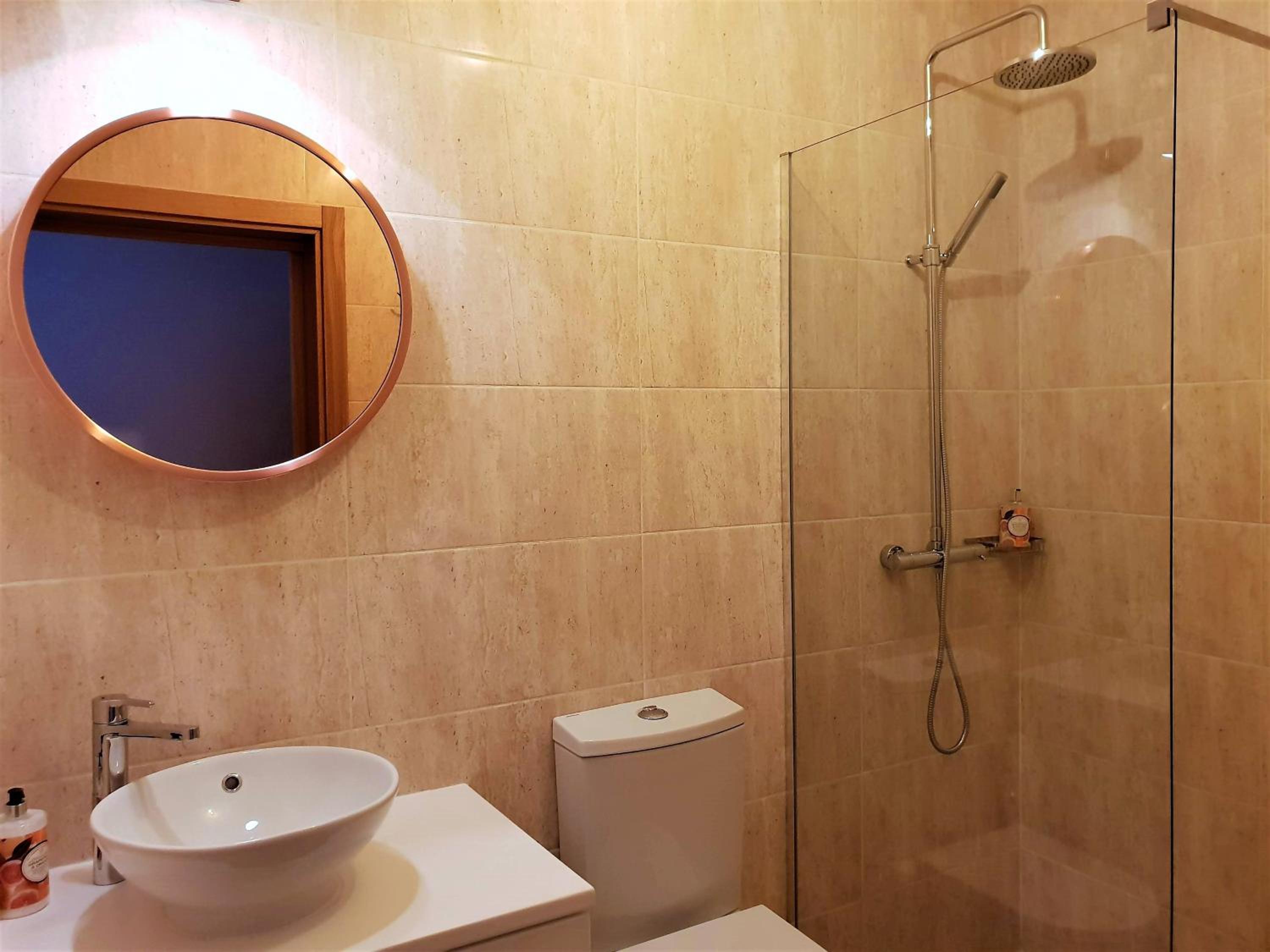 Standard Double Room - Photo 5