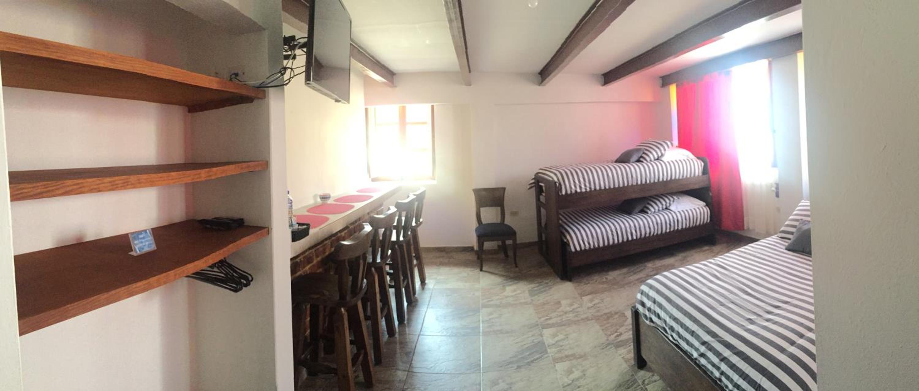 Deluxe Family Room photo 1