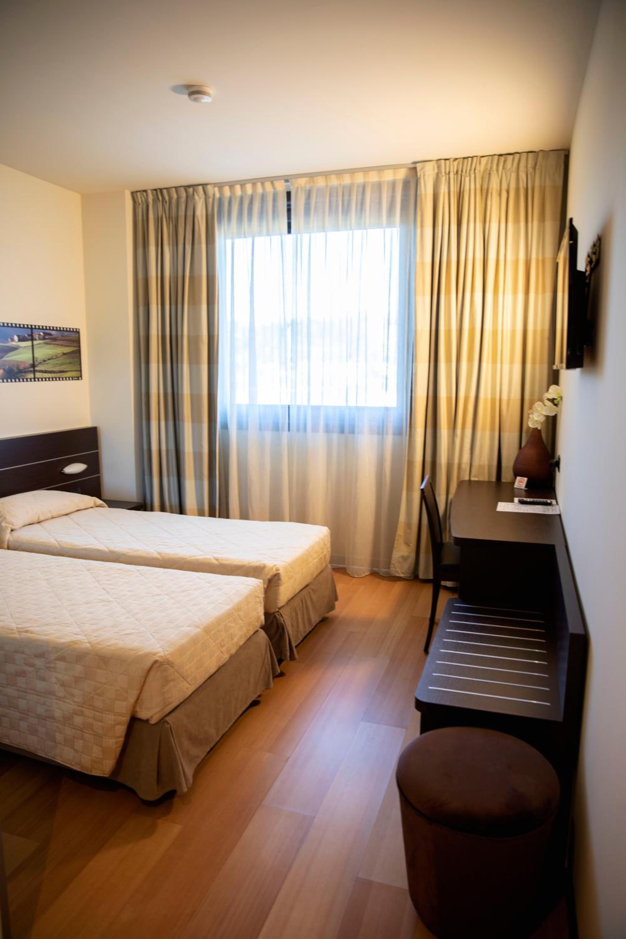 Twin Room - Photo 1