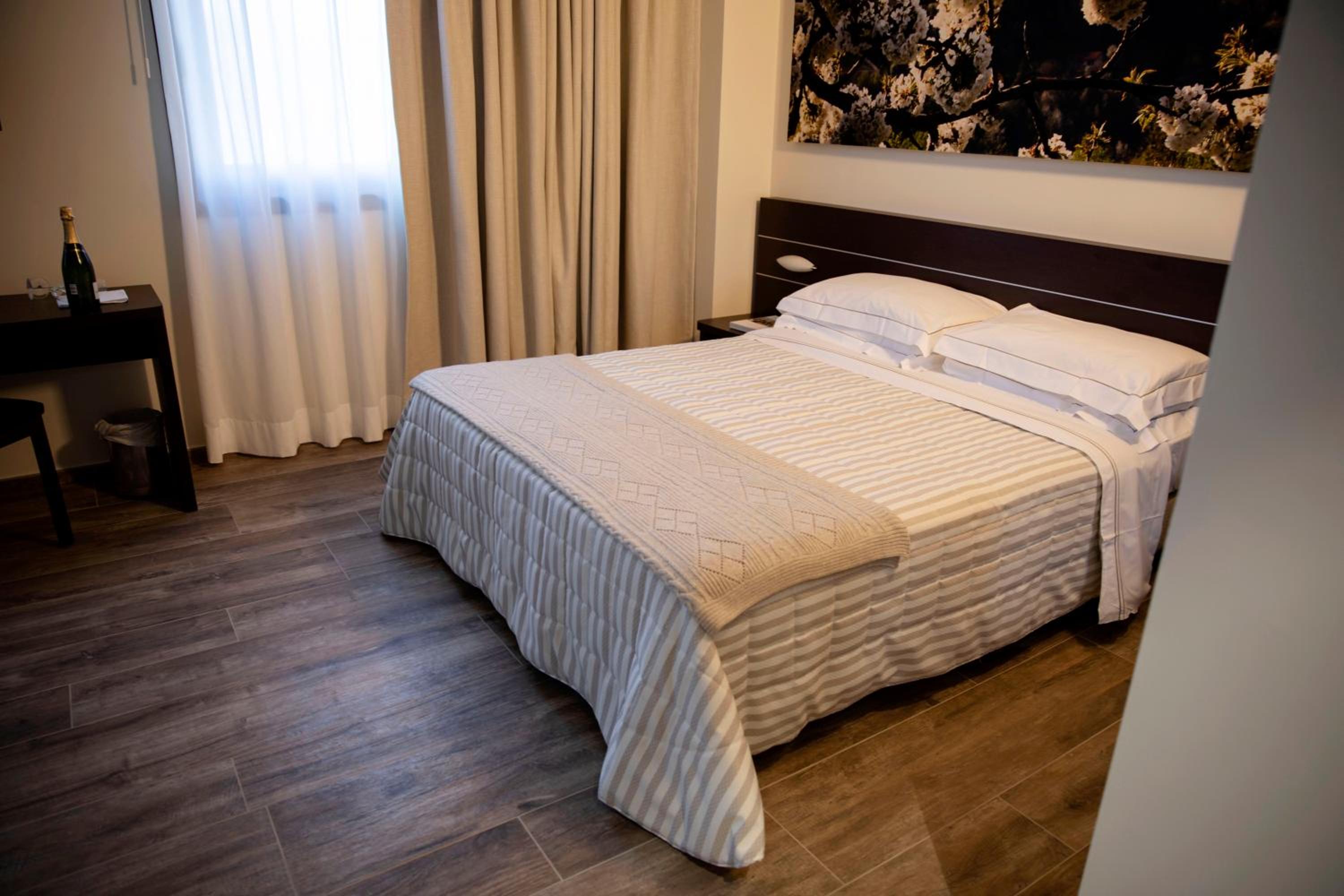 Suite With Spa Access - Photo 6