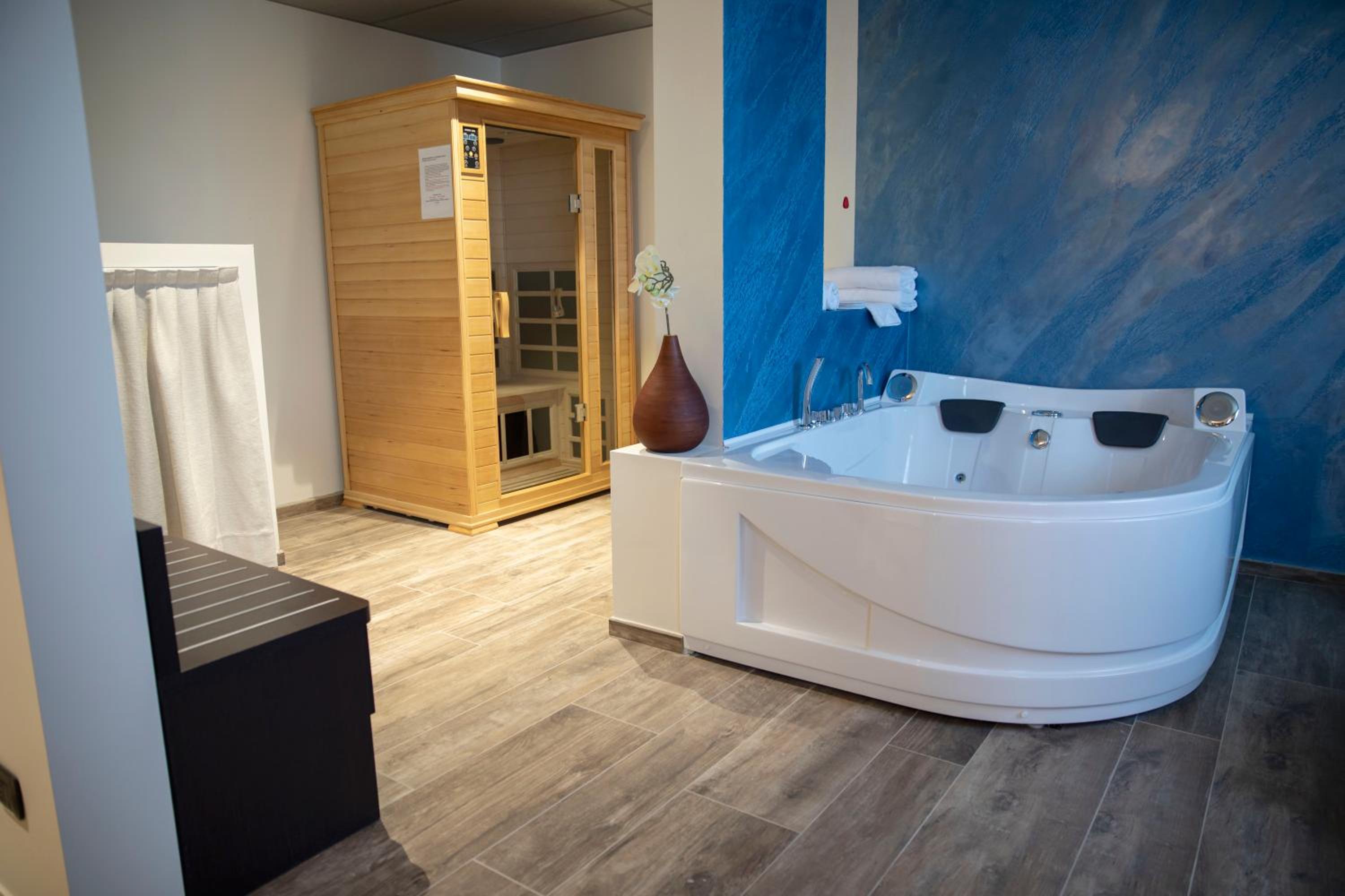 Suite With Spa Access - Photo 8