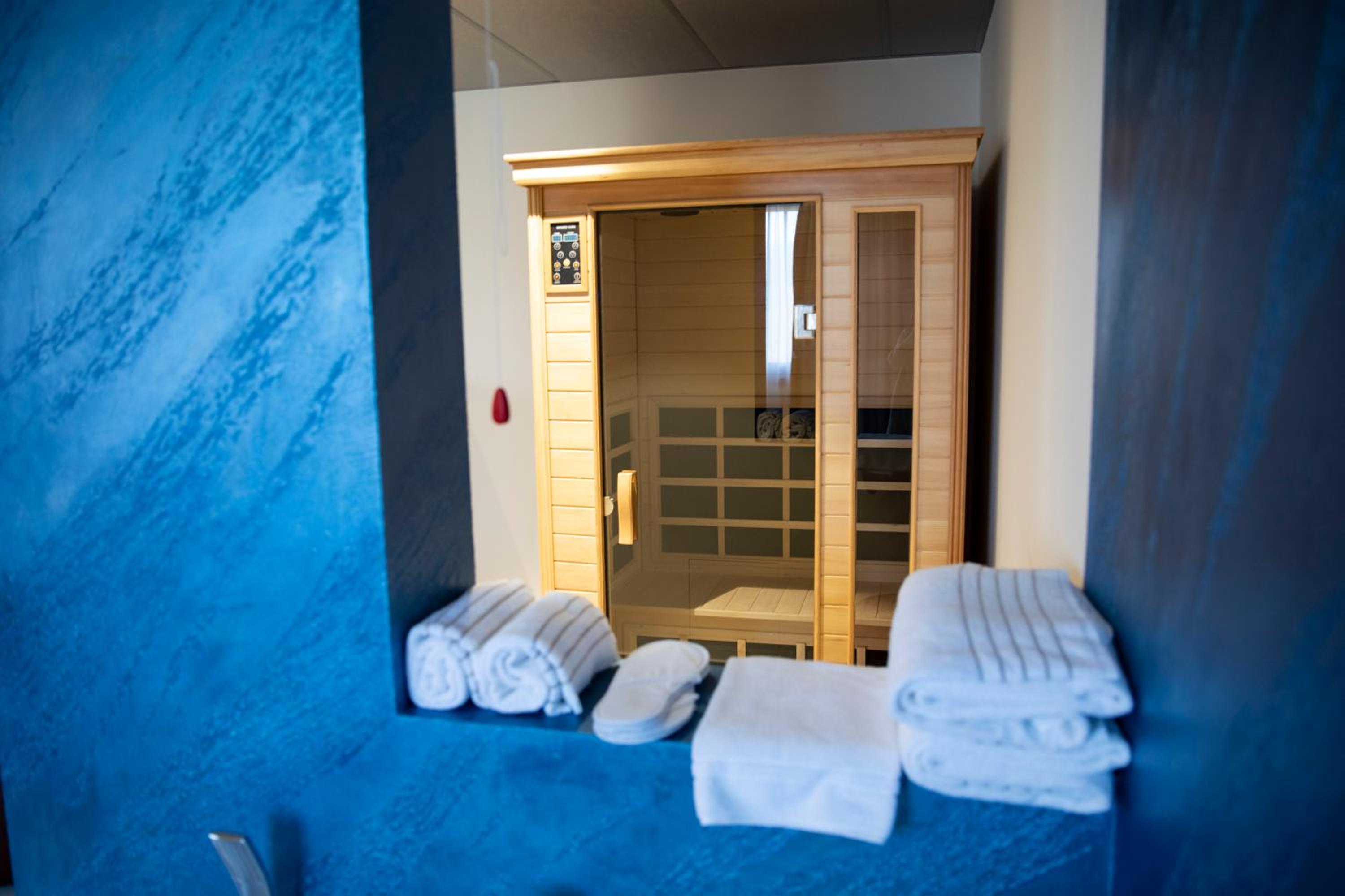 Suite With Spa Access - Photo 3