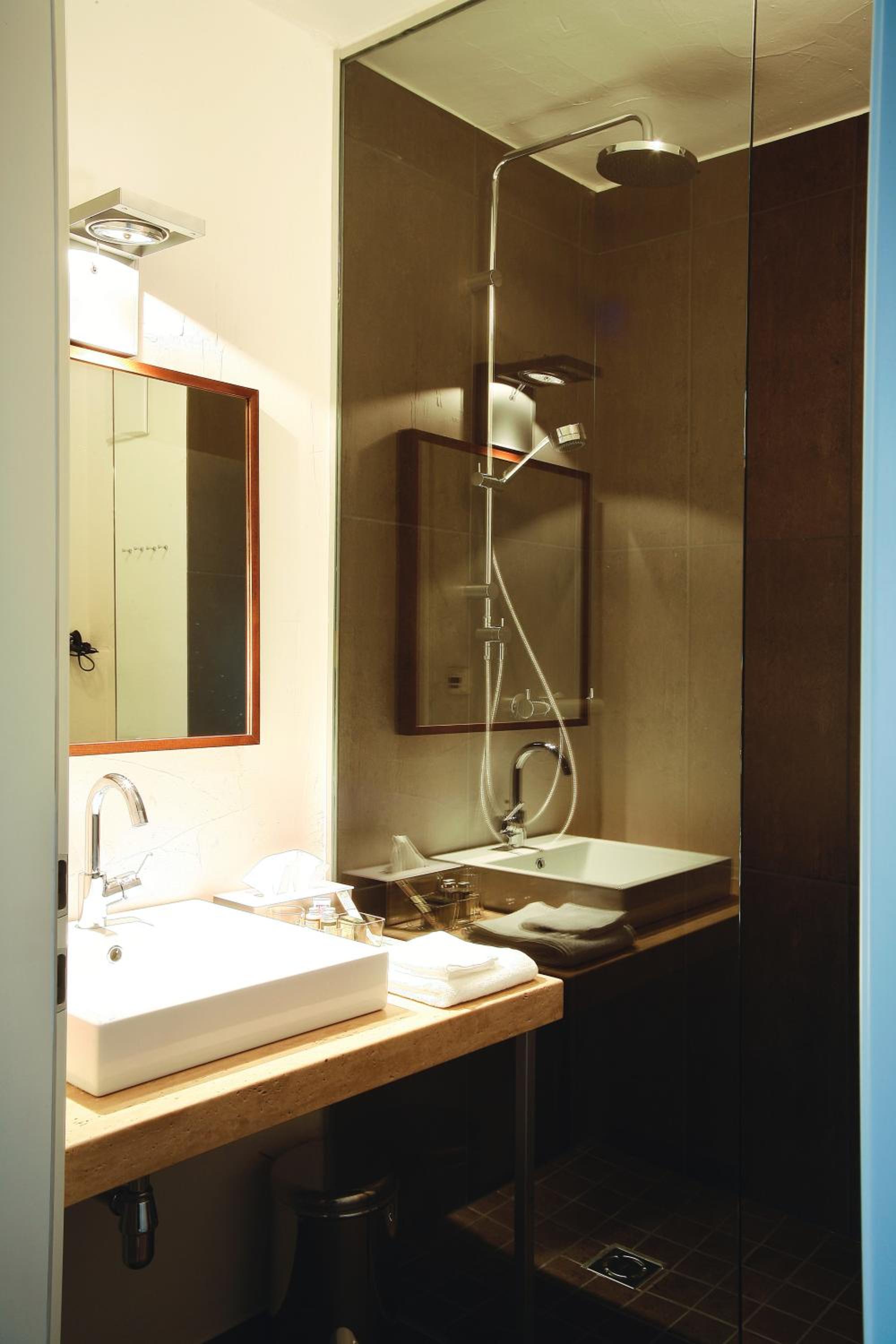 Double Room - Photo 5