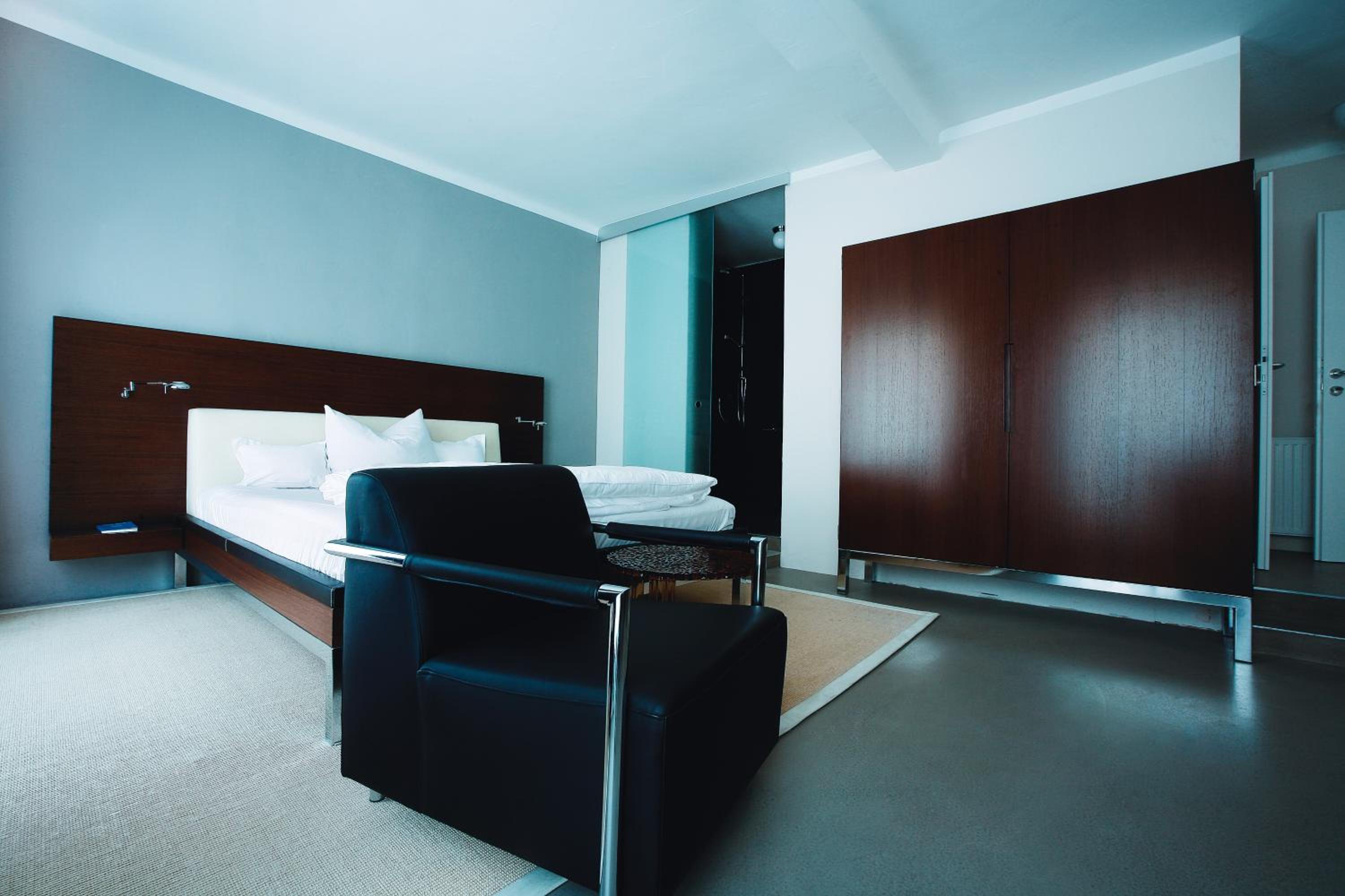 Suite - Photo 3