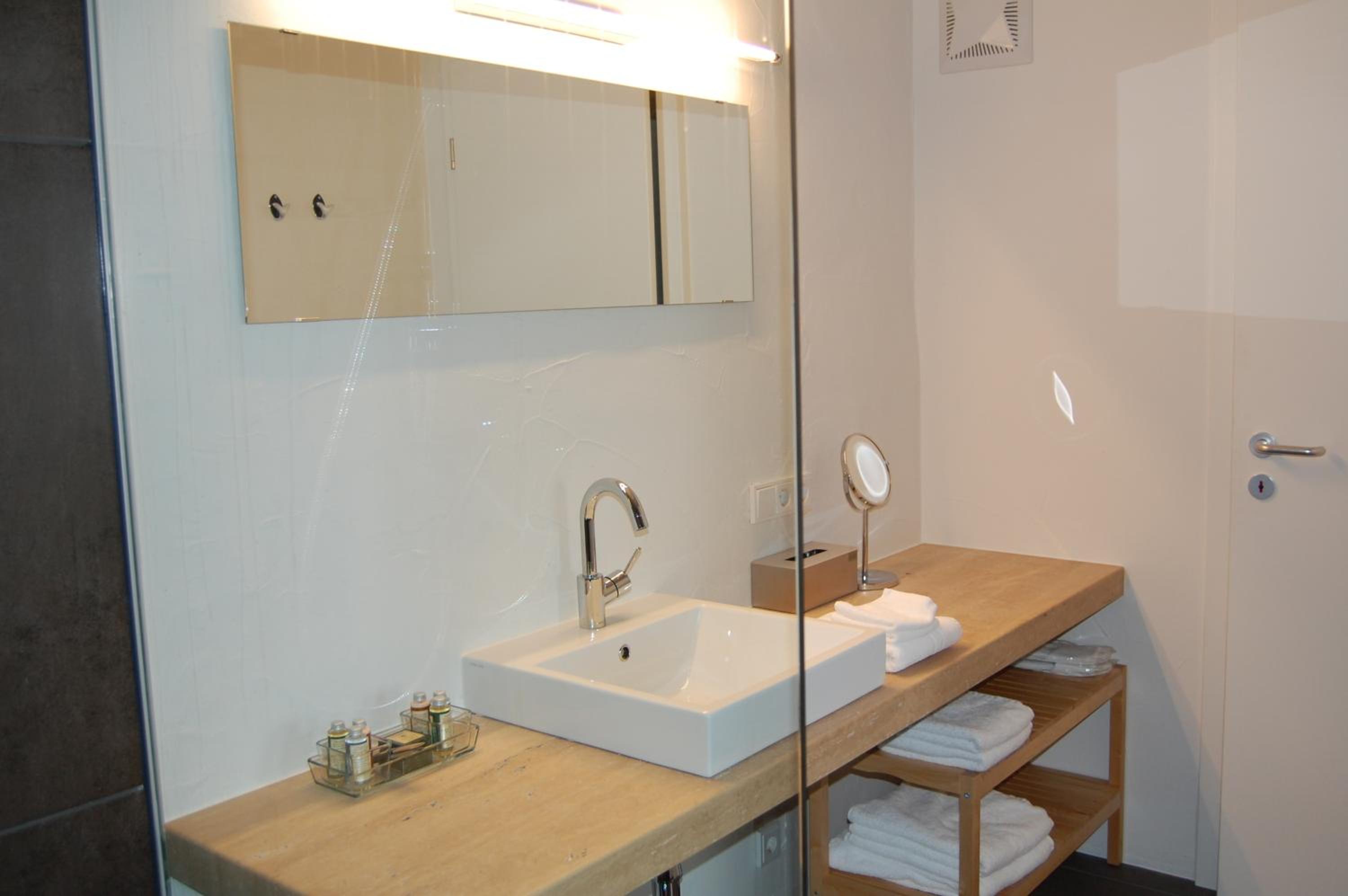 Suite - Photo 6
