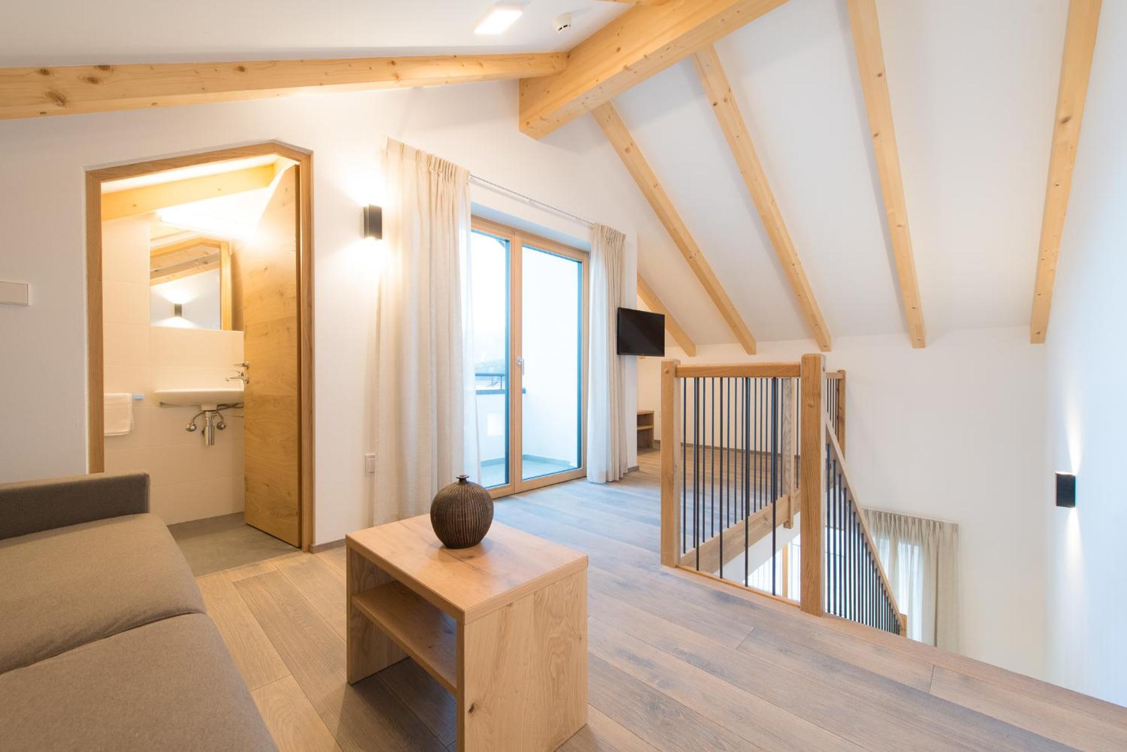 Apartment with Balcony photo 3
