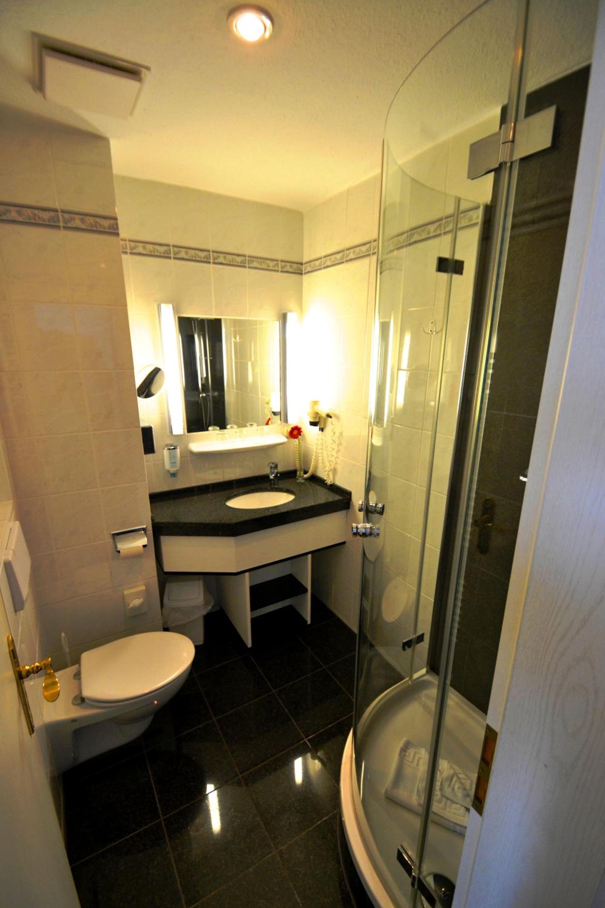 Double Room with Partial Sea View - Photo 11