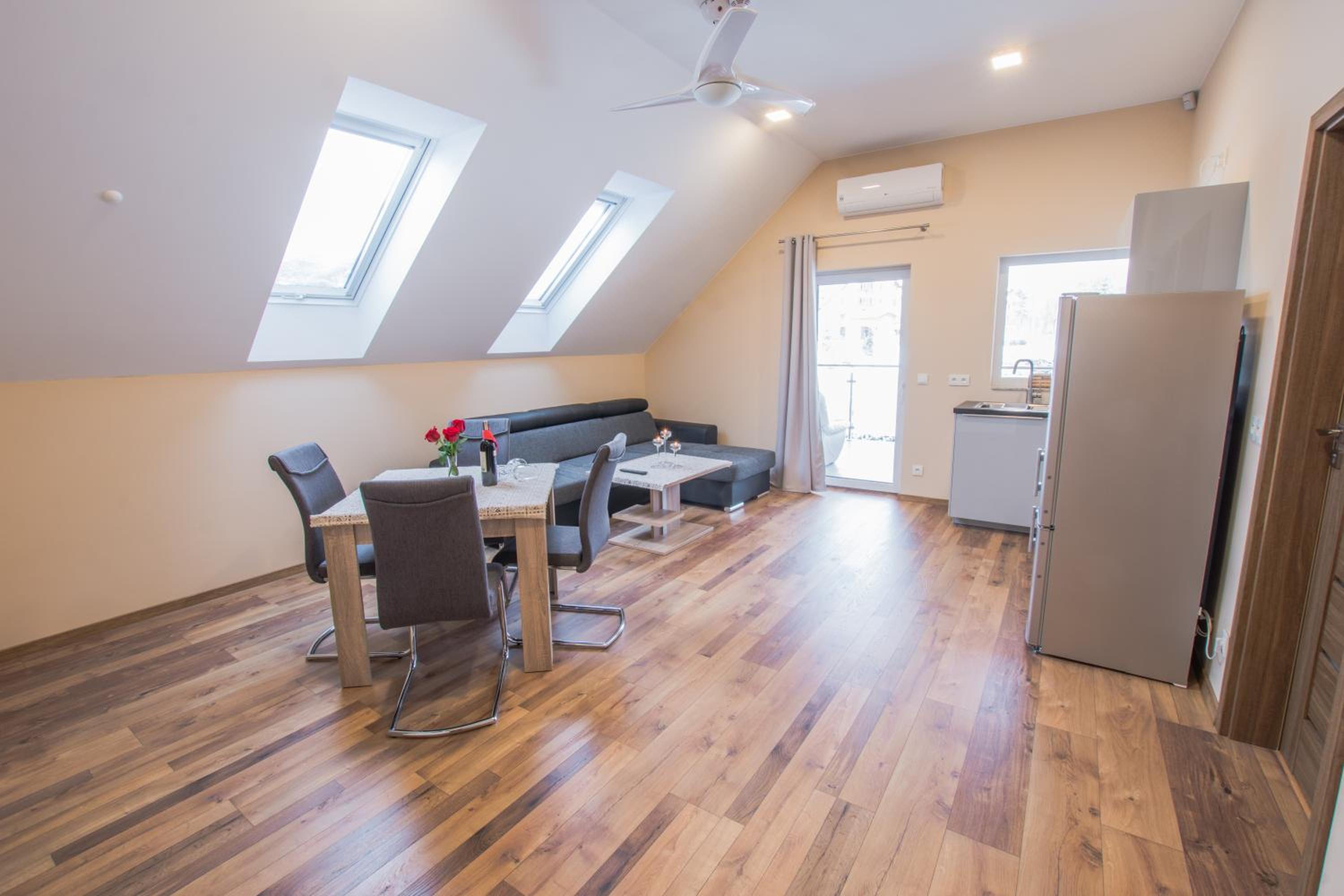 Two-Bedroom Apartment - Photo 6