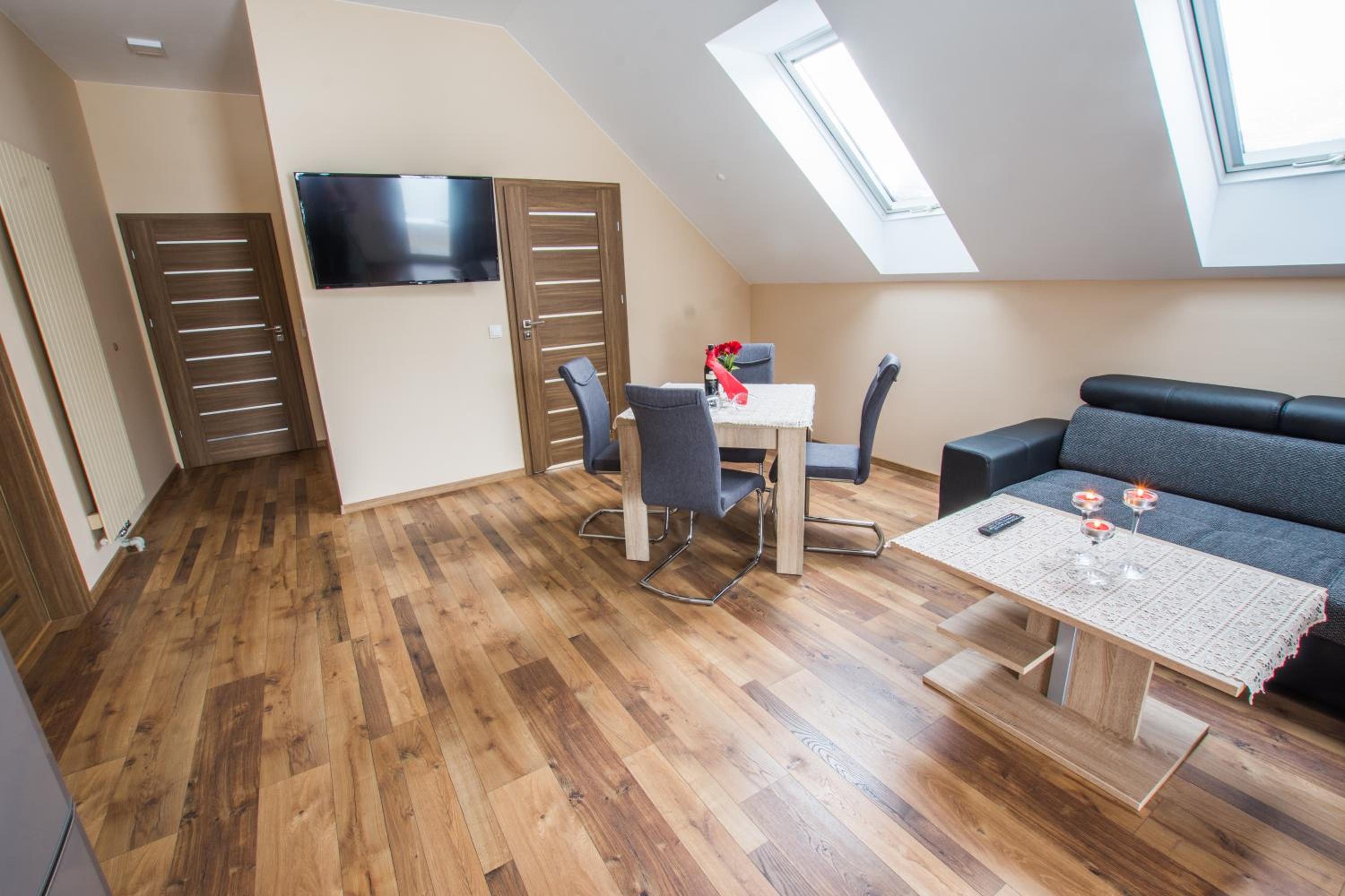 Two-Bedroom Apartment - Photo 9