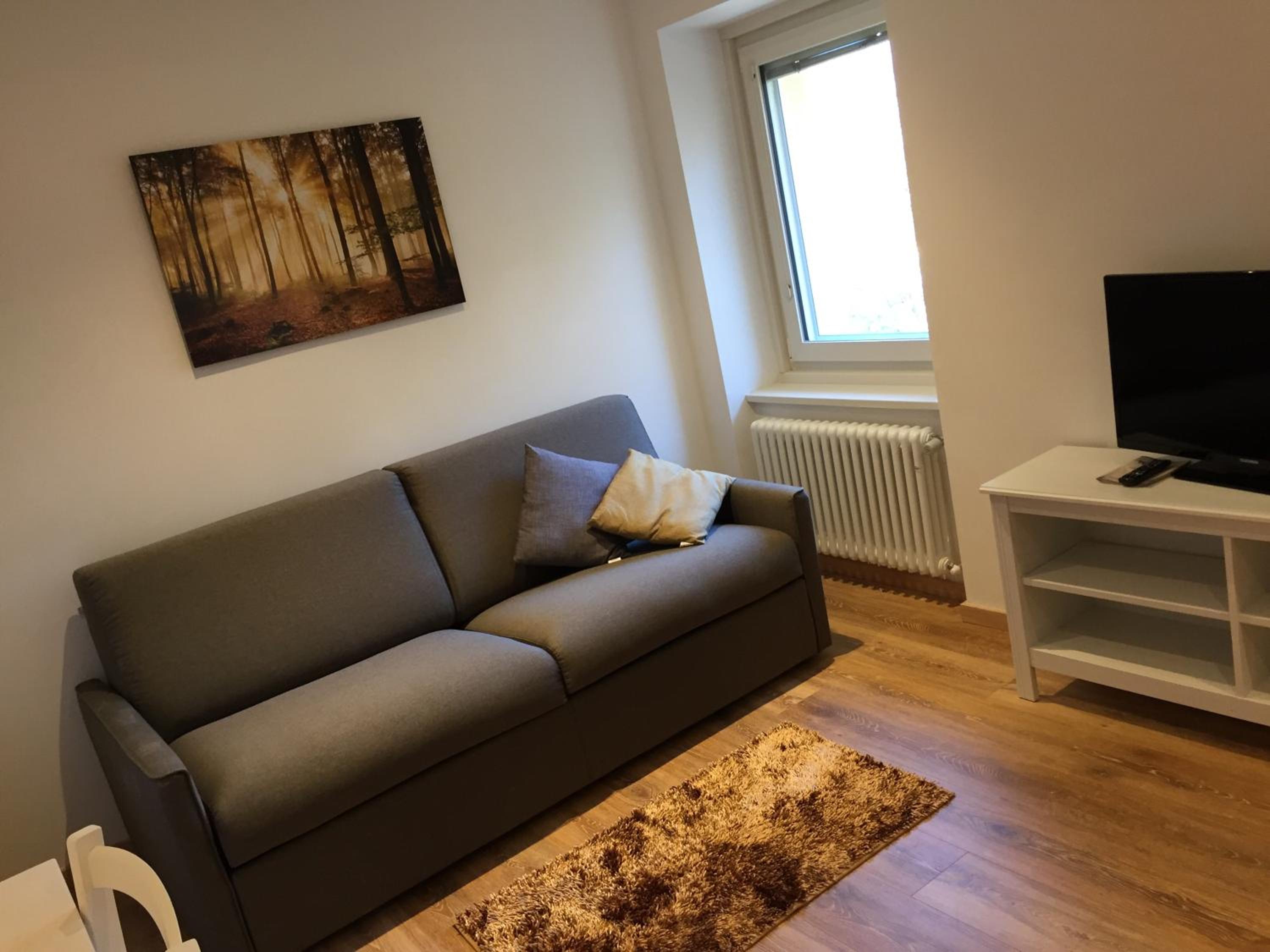 One-Bedroom Apartment photo 1