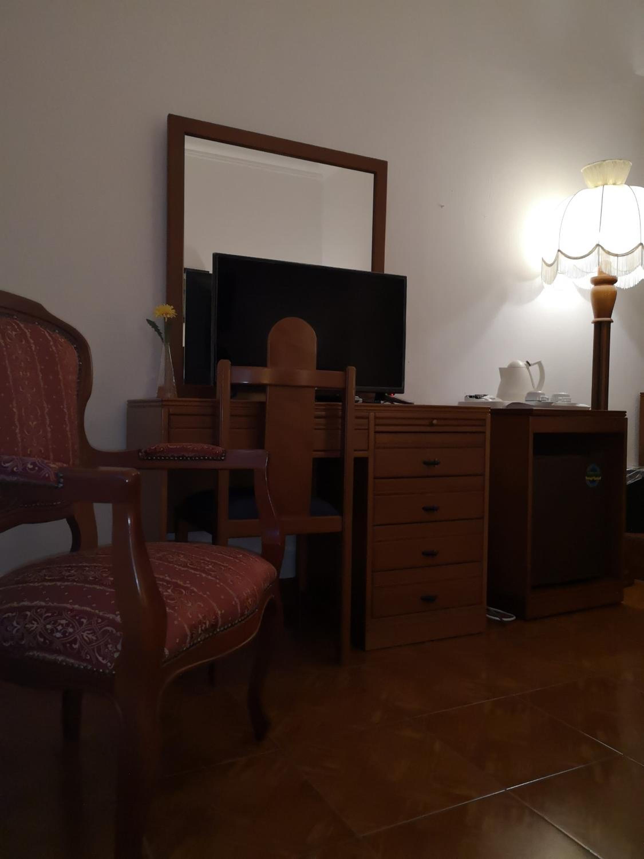 Twin Room - Photo 13