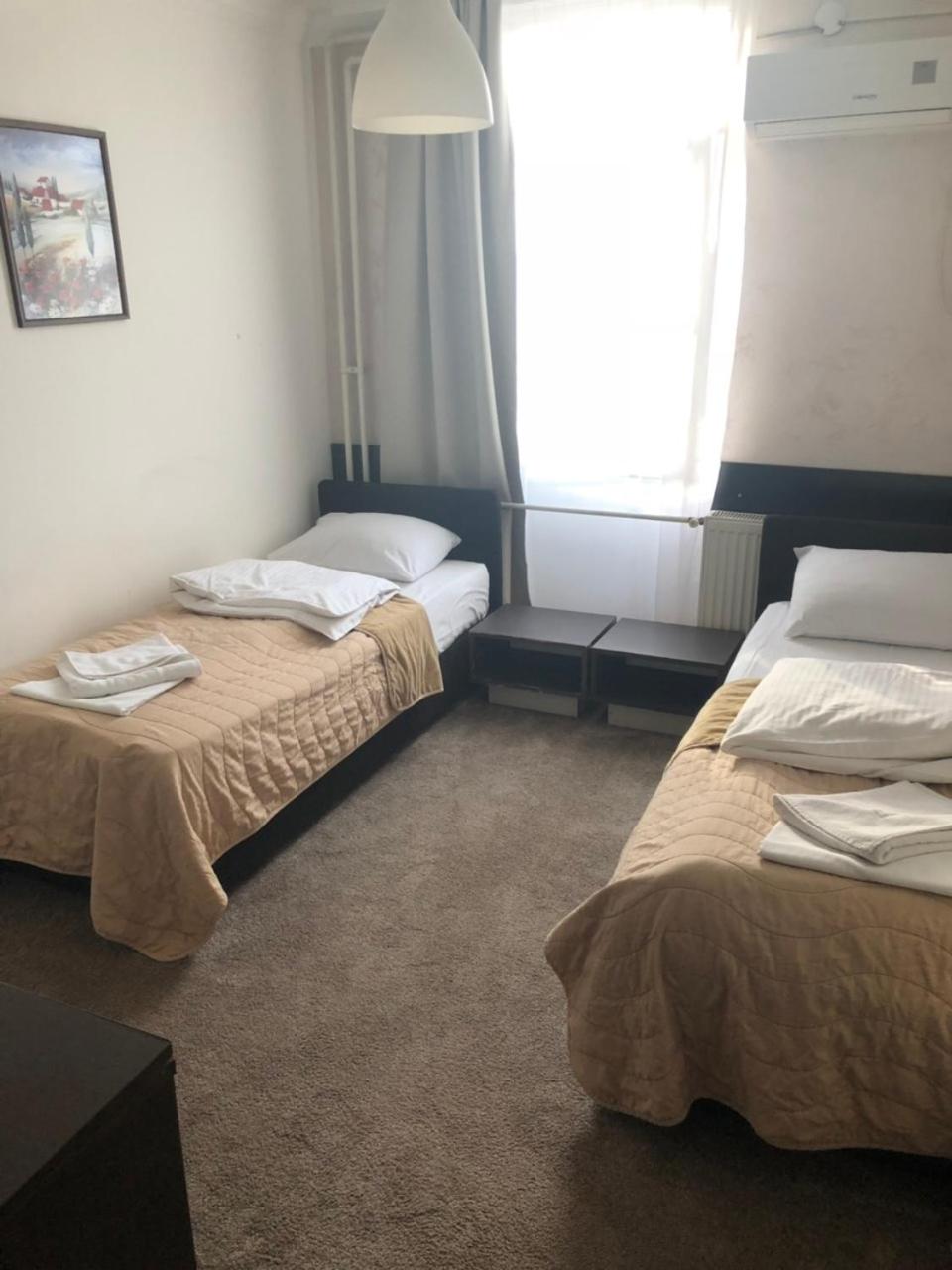 Double or Twin Room - Photo 9