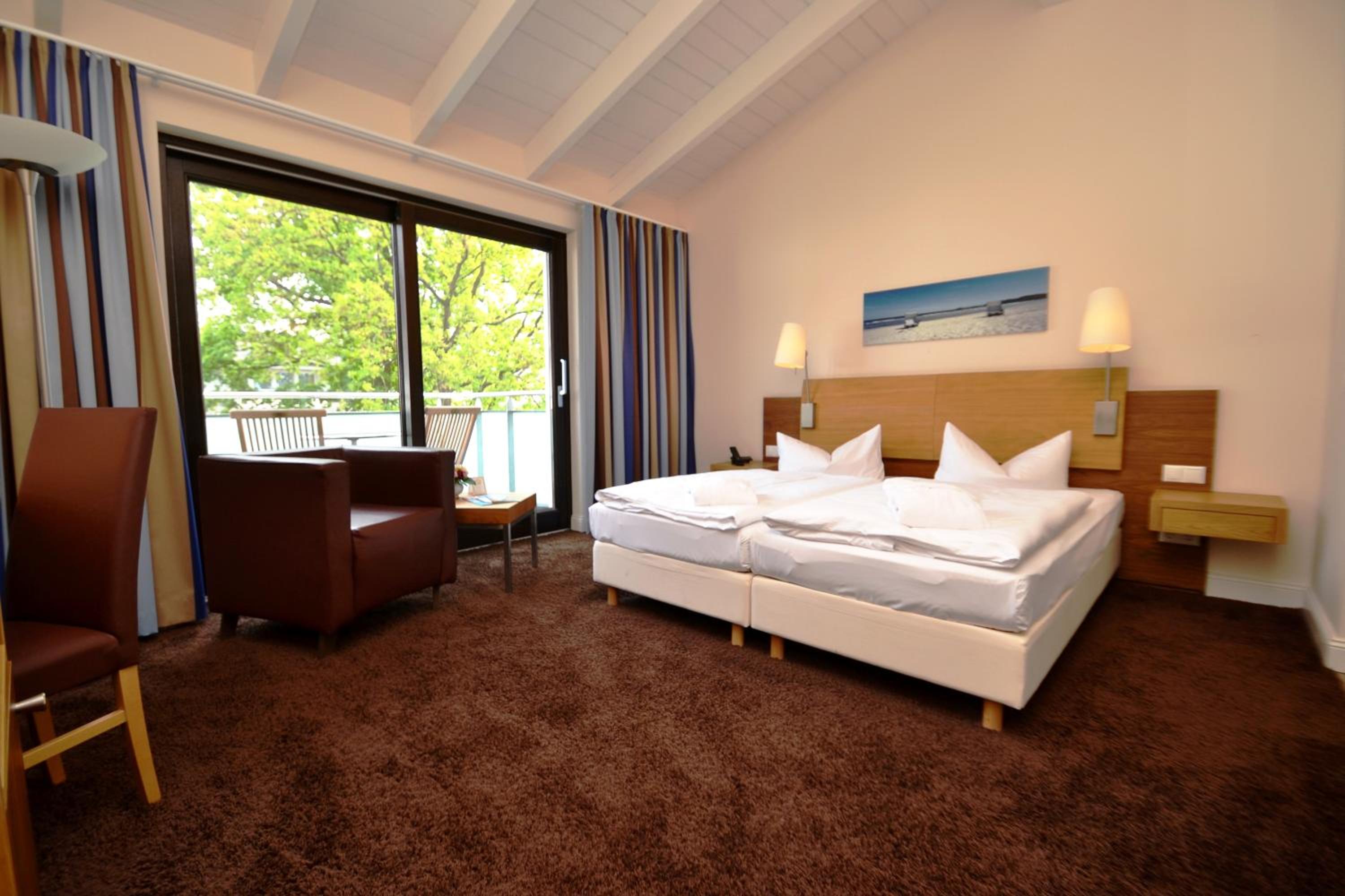 Double Room with Partial Sea View - Photo 8