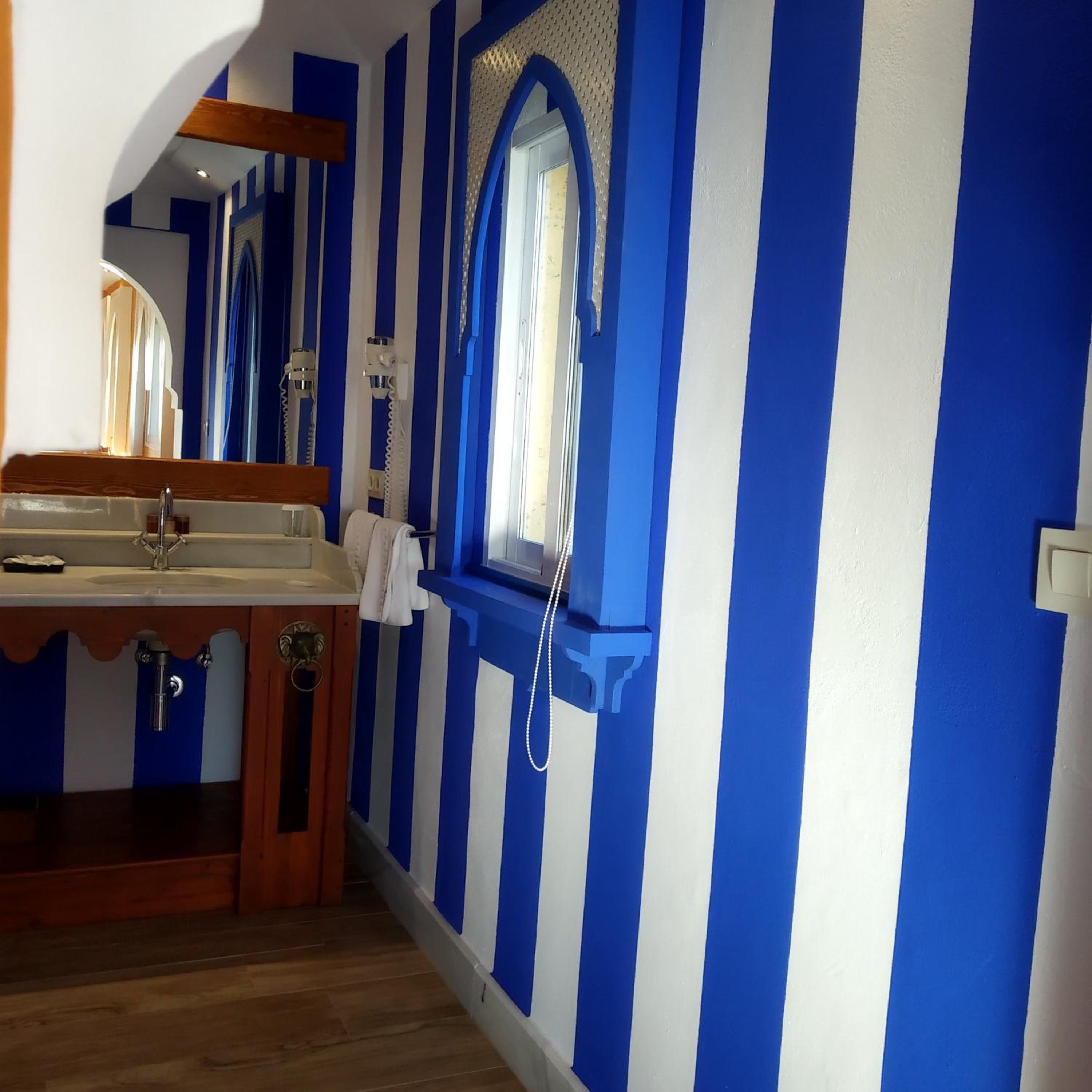 Junior Suite with Terrace - Photo 11
