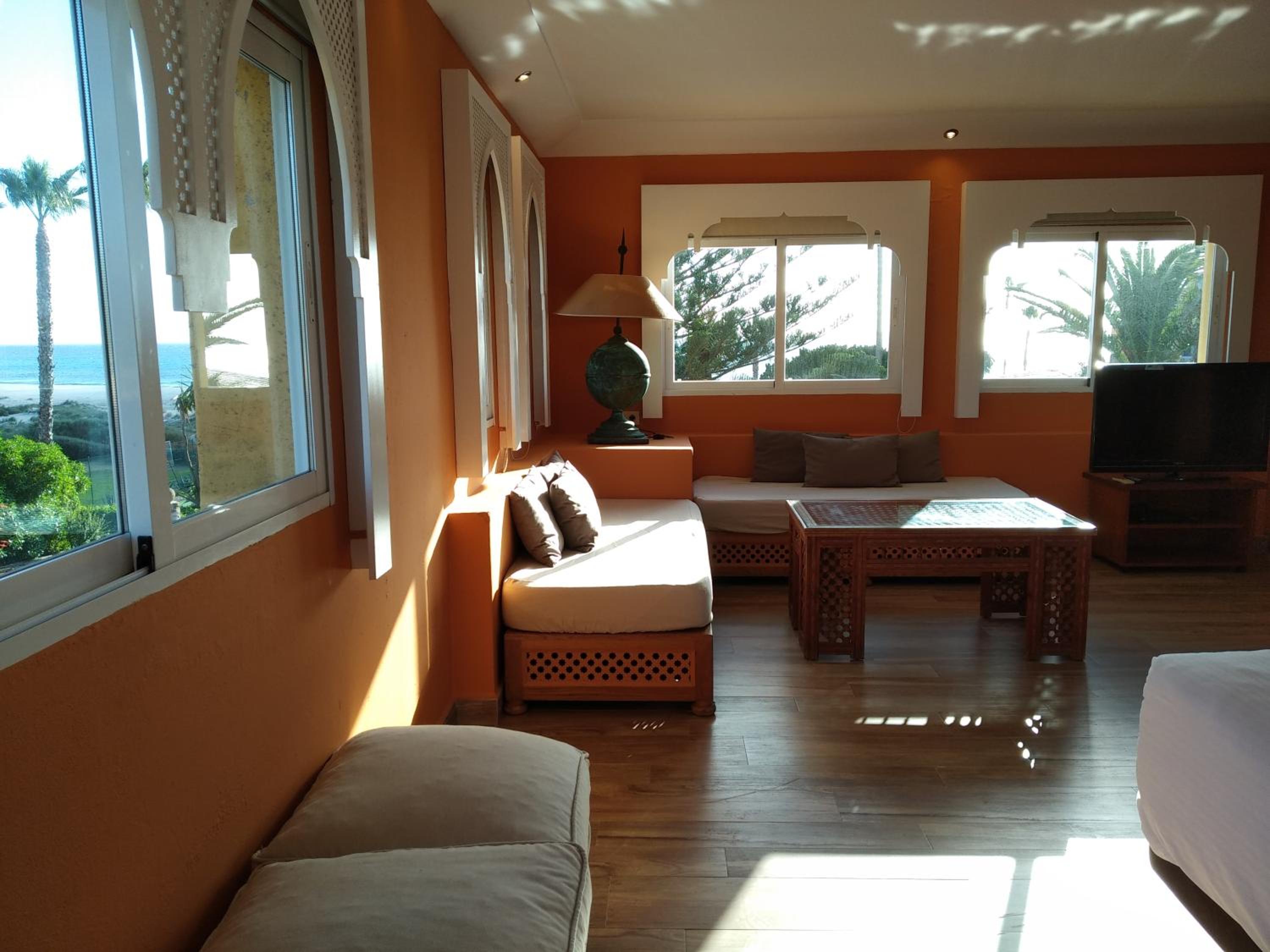 Junior Suite with Terrace - Photo 8