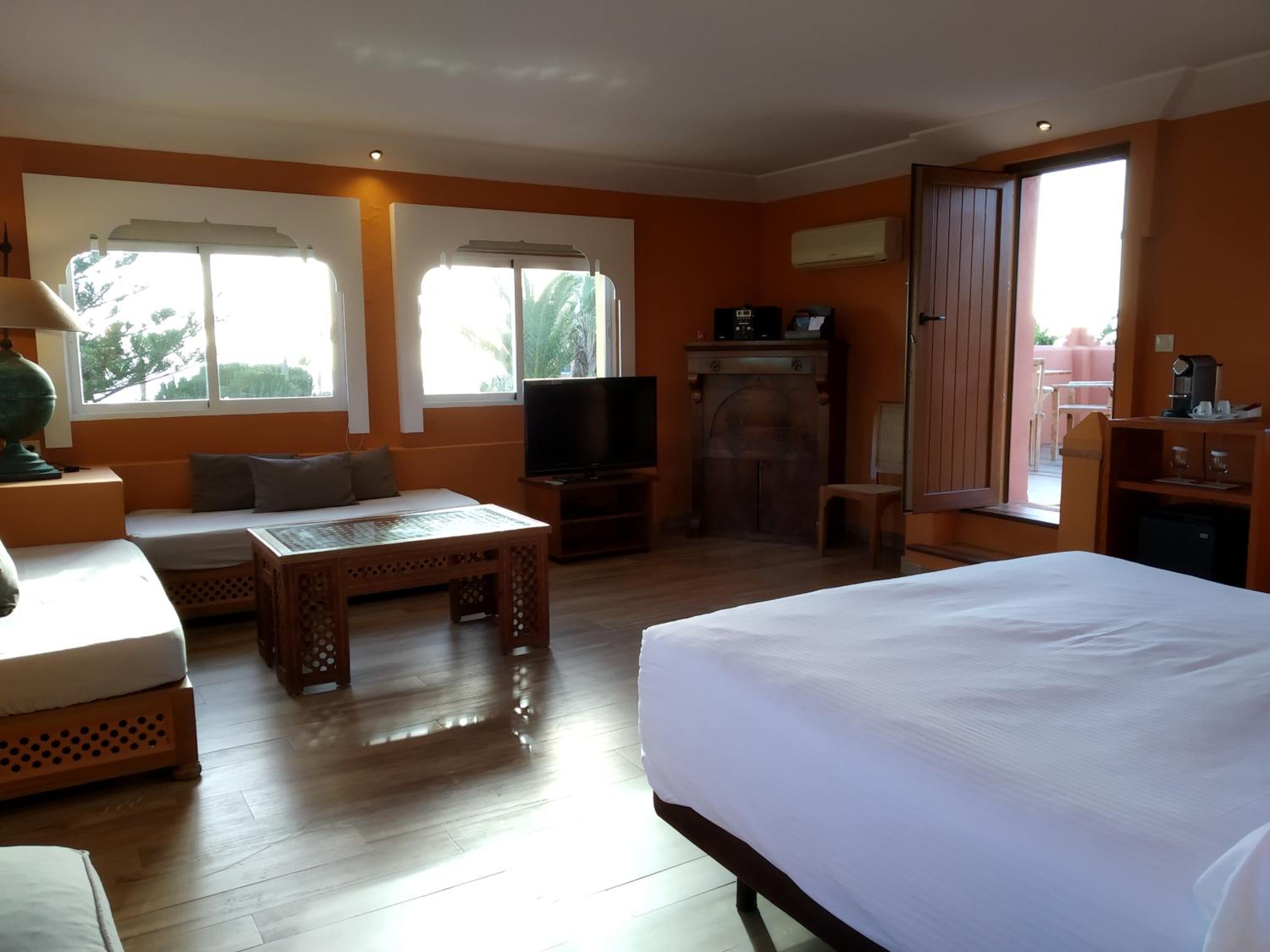 Junior Suite with Terrace - Photo 7