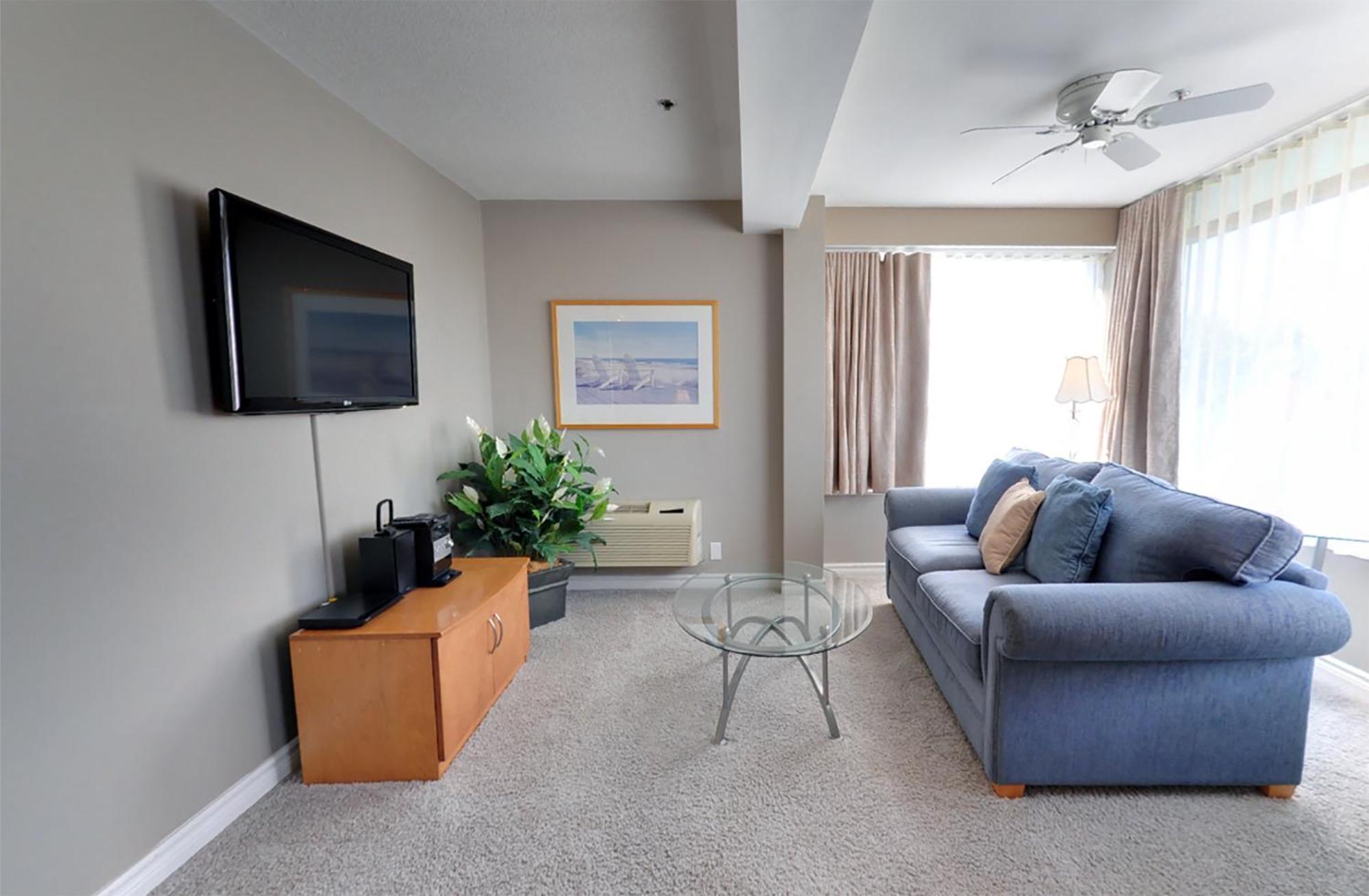 One-Bedroom King Suite - Non-Smoking photo 2