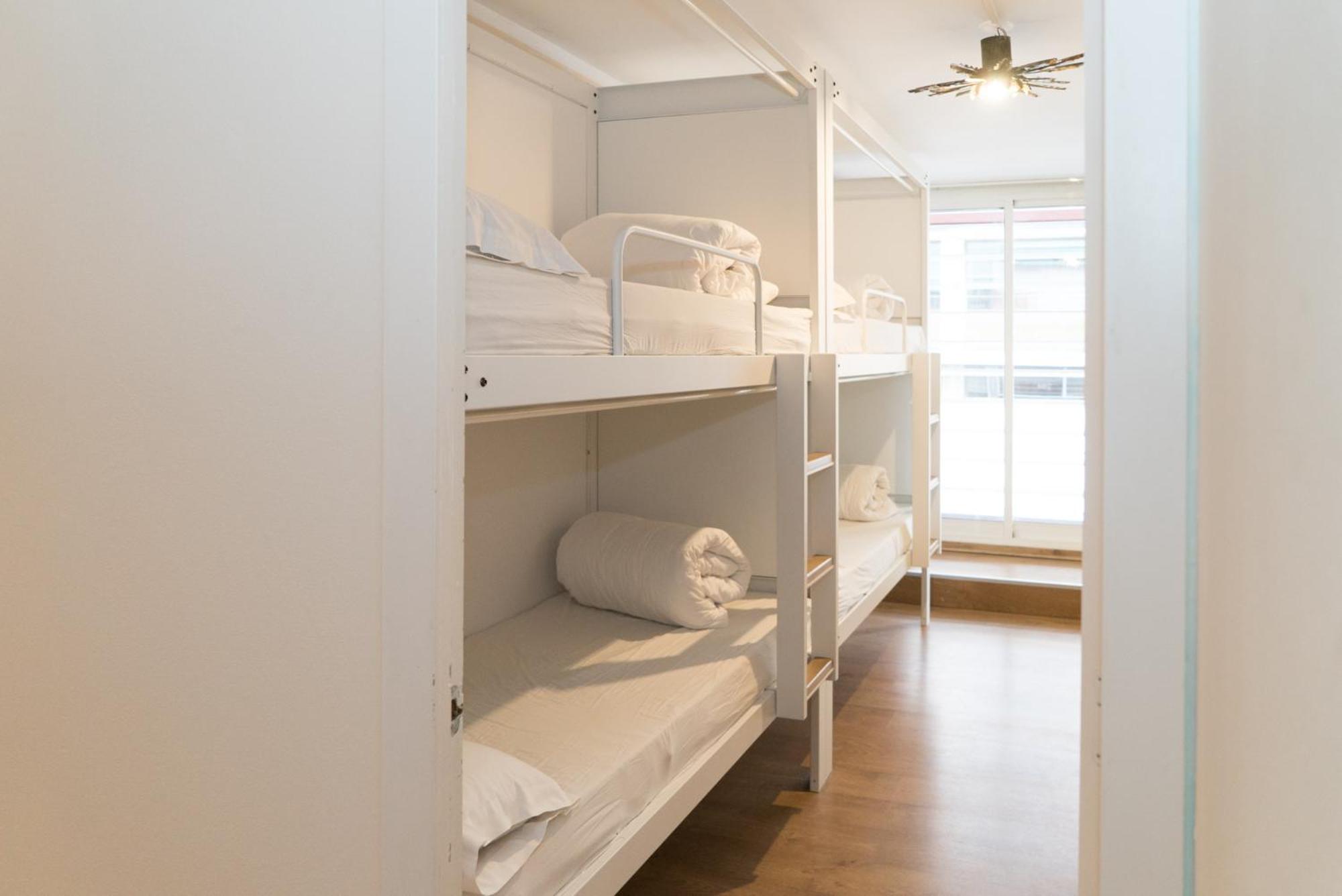 Bed in 10-Bed Dormitory Room with Shared Bathroom photo 2