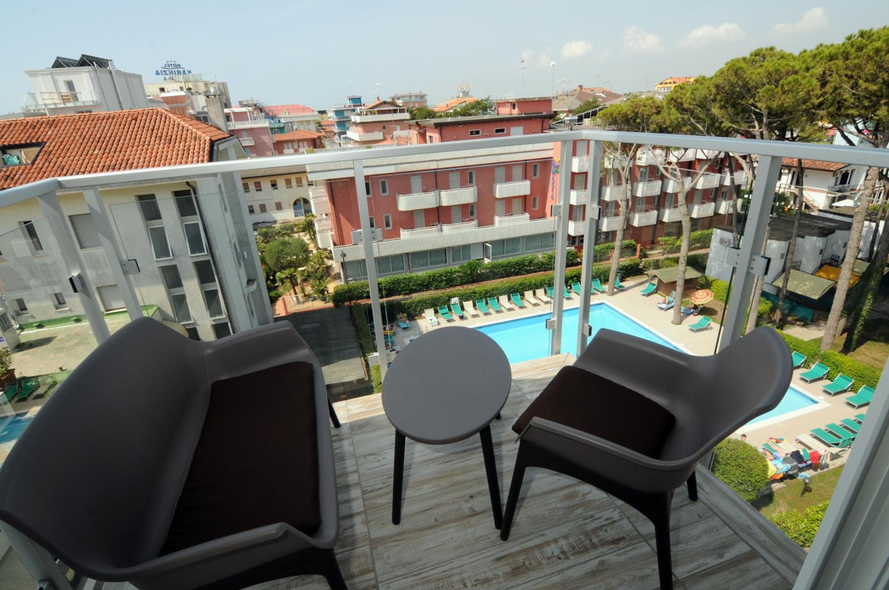 Triple Room with Balcony - Photo 3