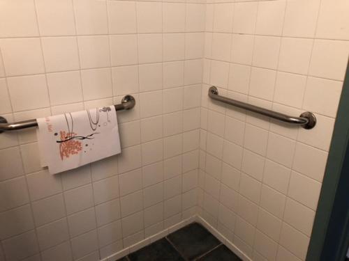 Queen Room - Disability Access/Non-Smoking photo 2