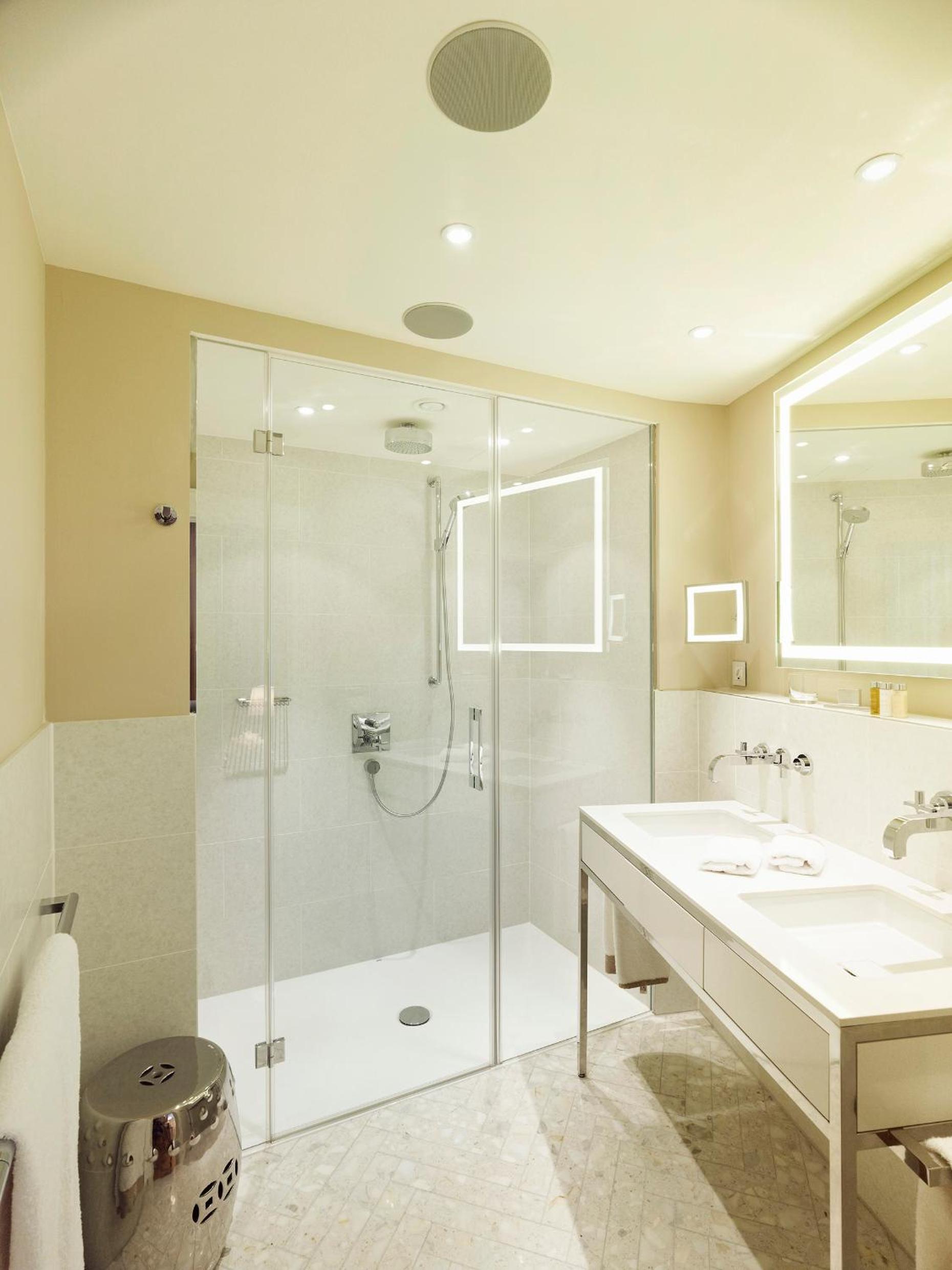 Luxury Double Room with Balcony photo 3