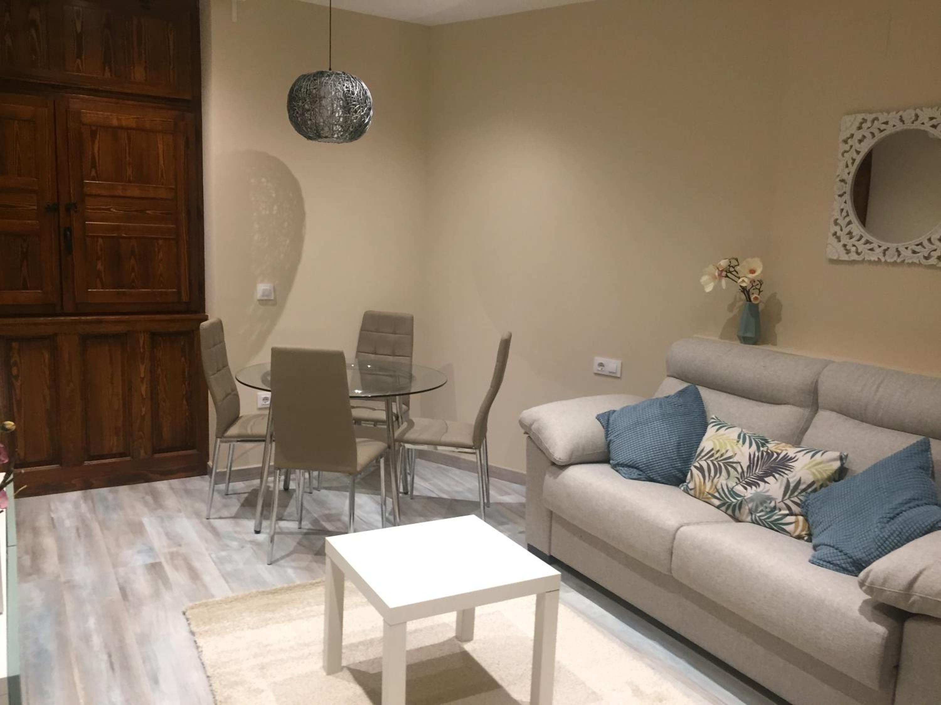 One-Bedroom Apartment - Photo 16