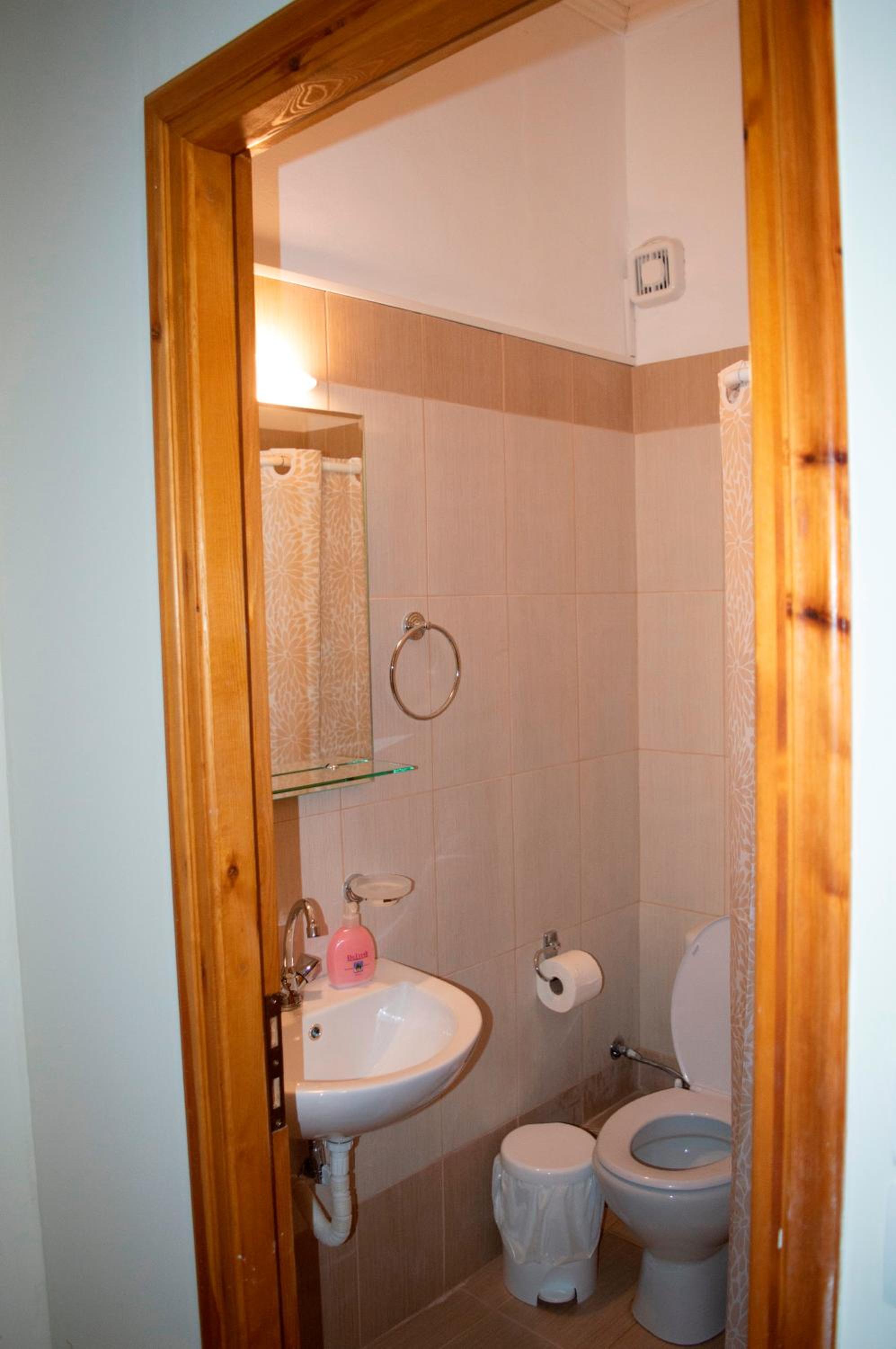 Twin Room with View - Photo 8