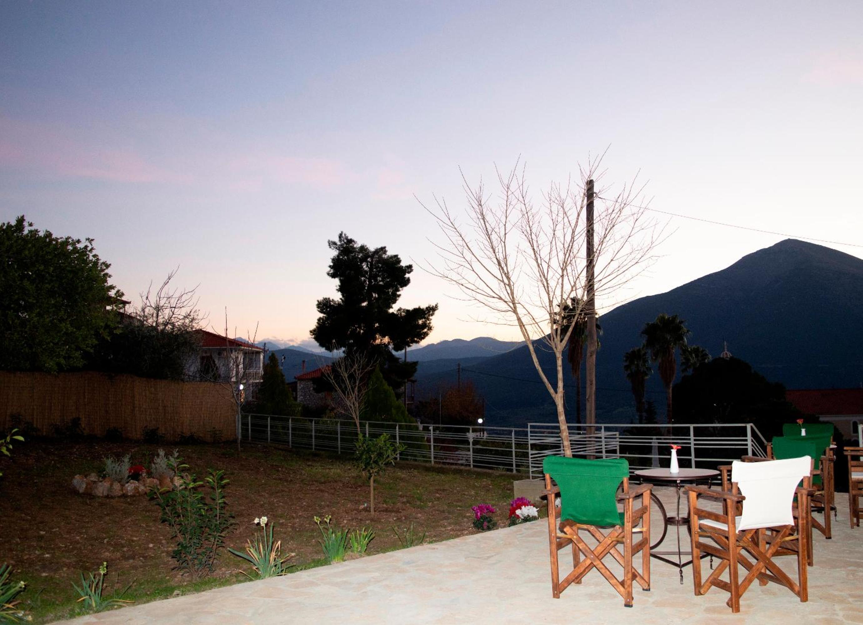 Twin Room with Garden View - Photo 4