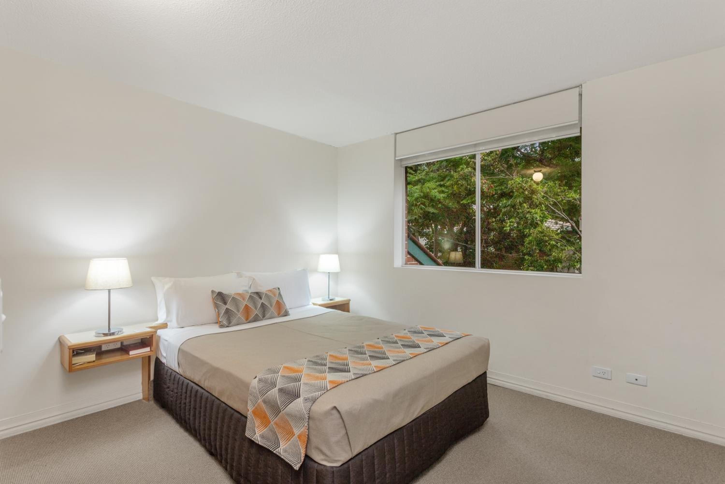 Two-Bedroom Apartment with Balcony - Photo 5