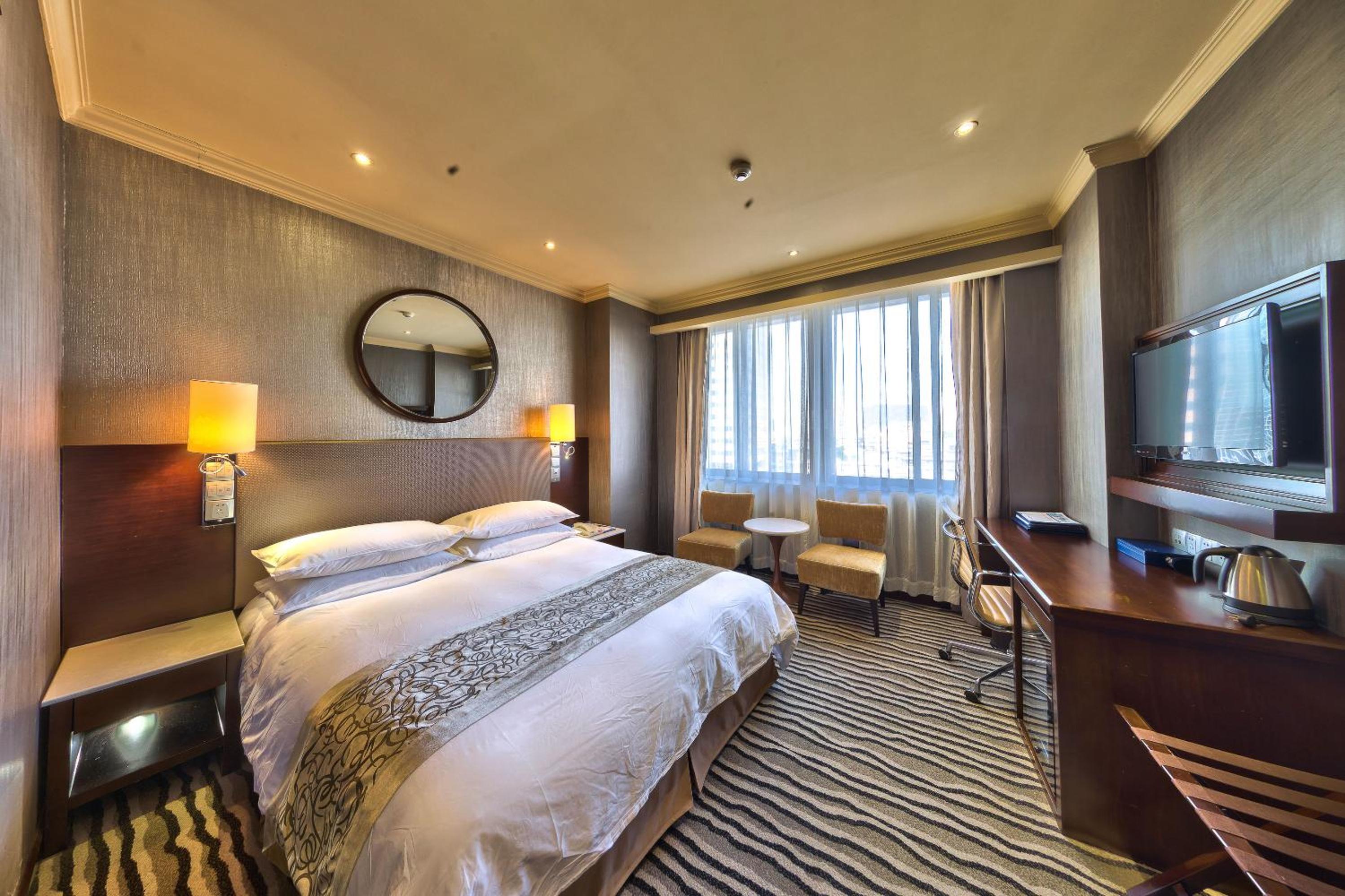 Business King Room photo 3