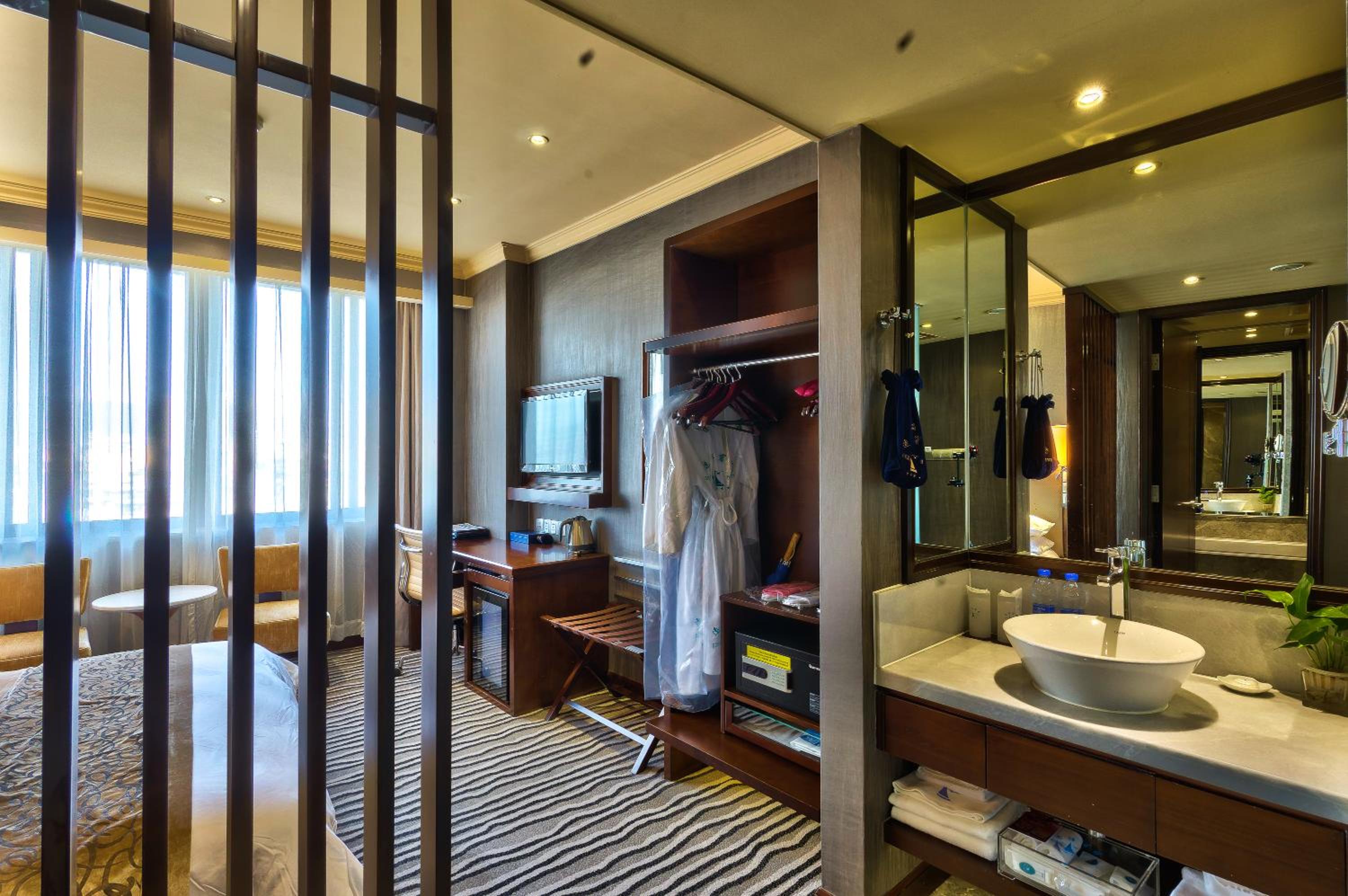 Business King Room photo 1