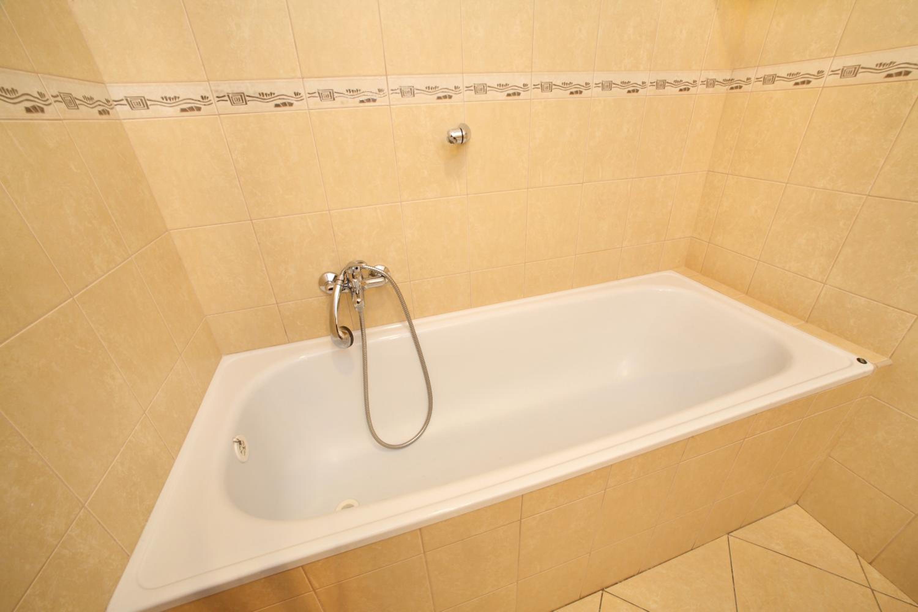 Economy Double Room with Private External Bathroom photo 2