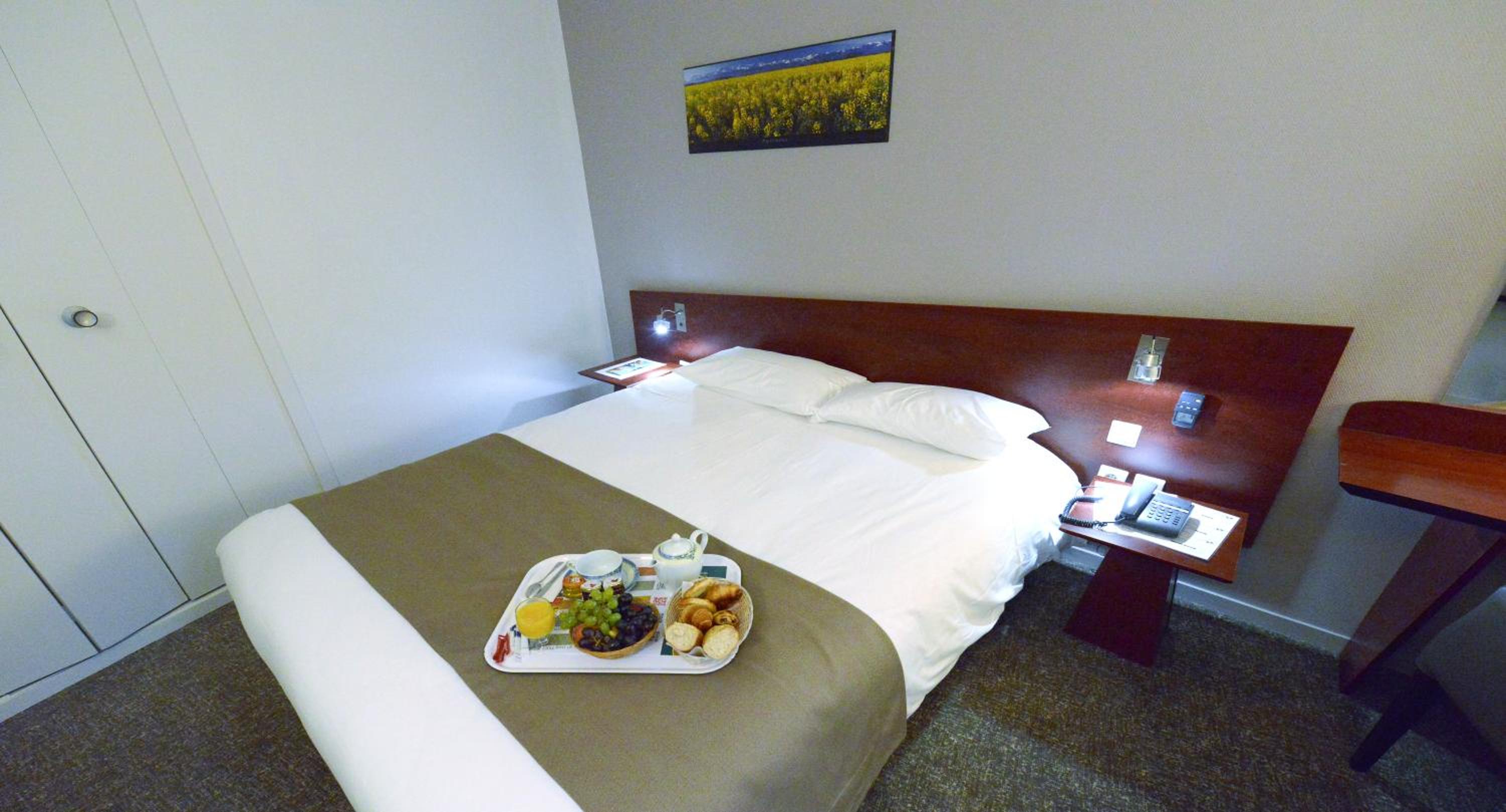 Double Room - Photo 12