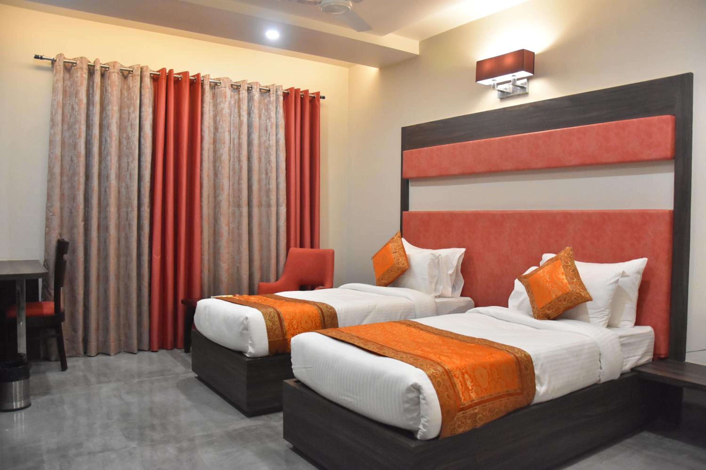 Twin Room - Photo 5