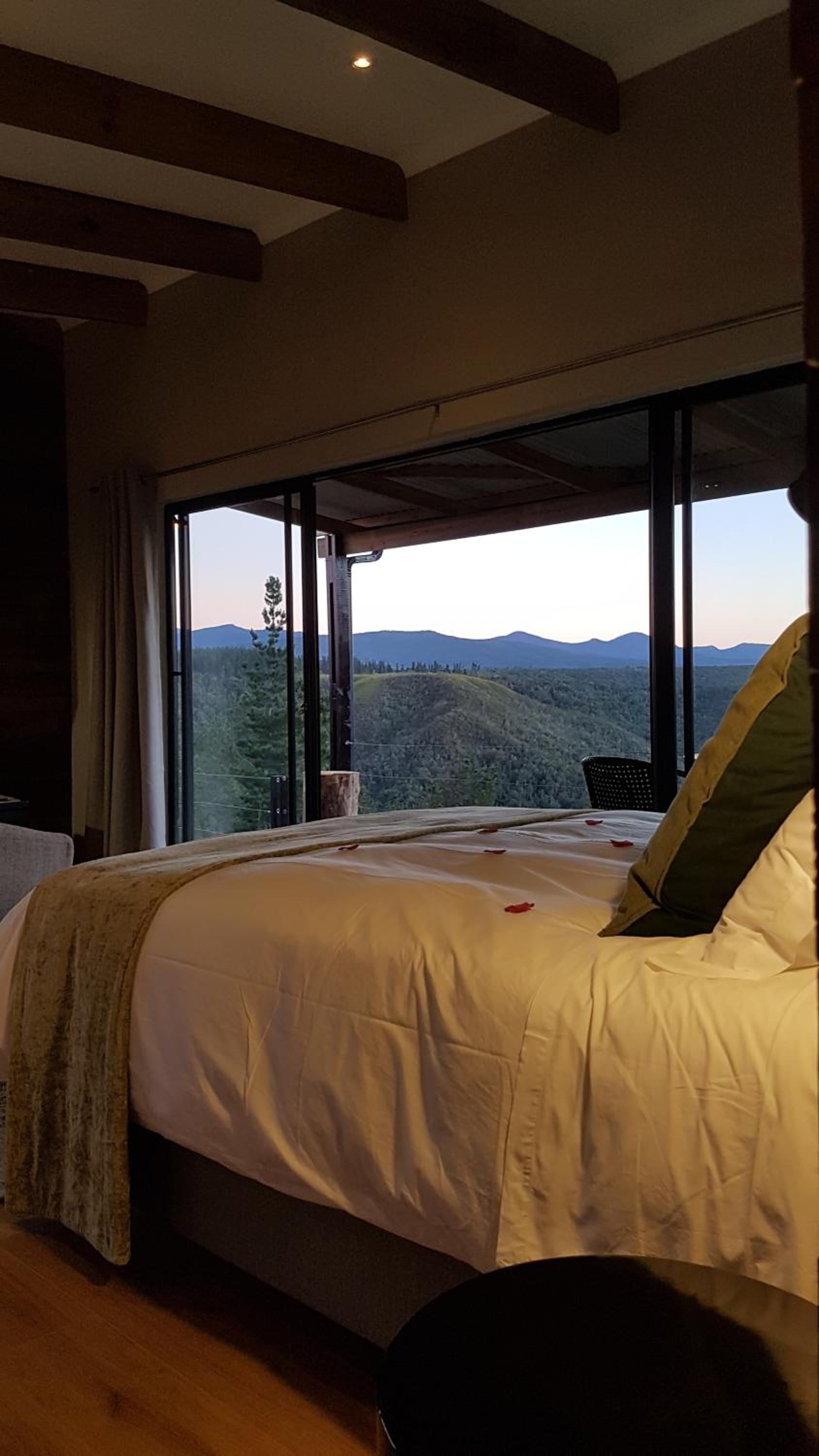 Blue Sky Ultimate Honeymoon Cottage photo 3
