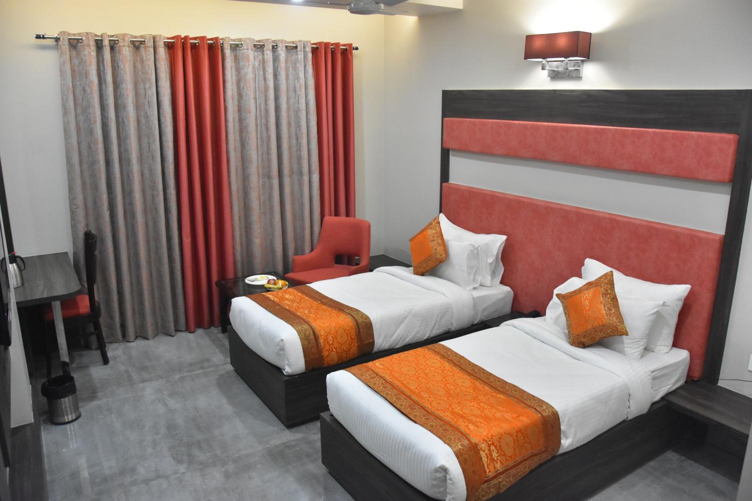 Twin Room - Photo 4