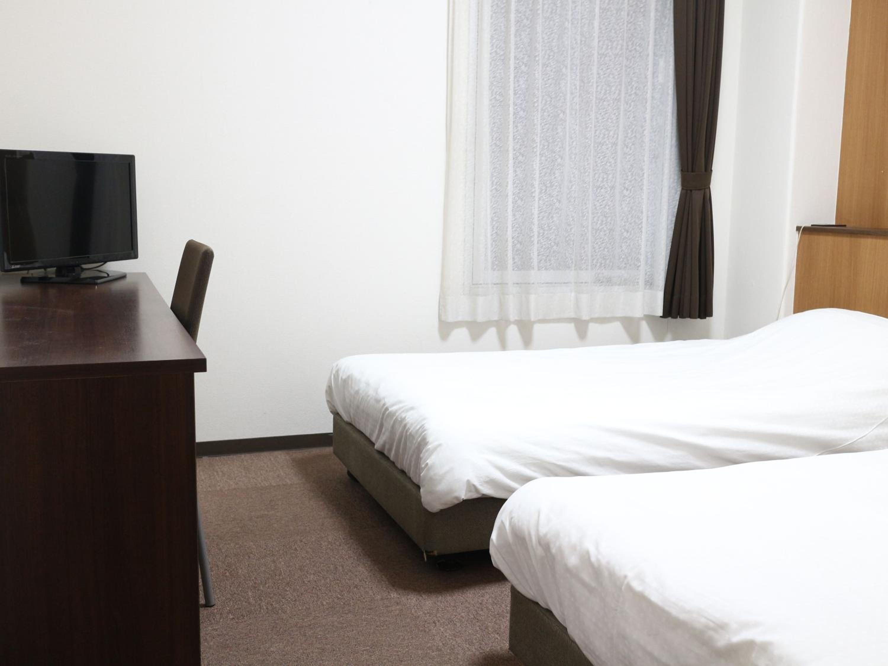 Twin Room - Smoking photo 1