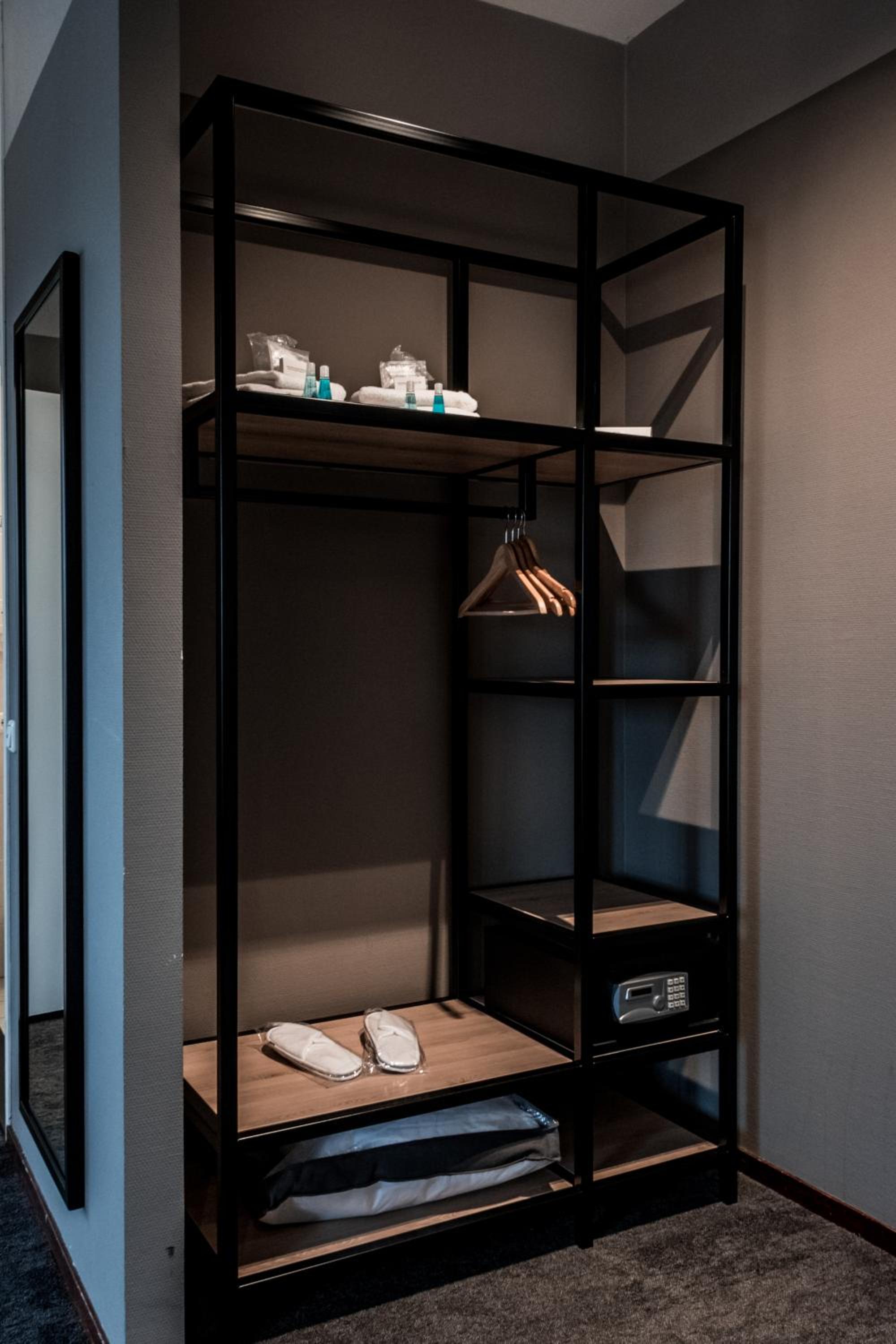 Suite - Photo 2