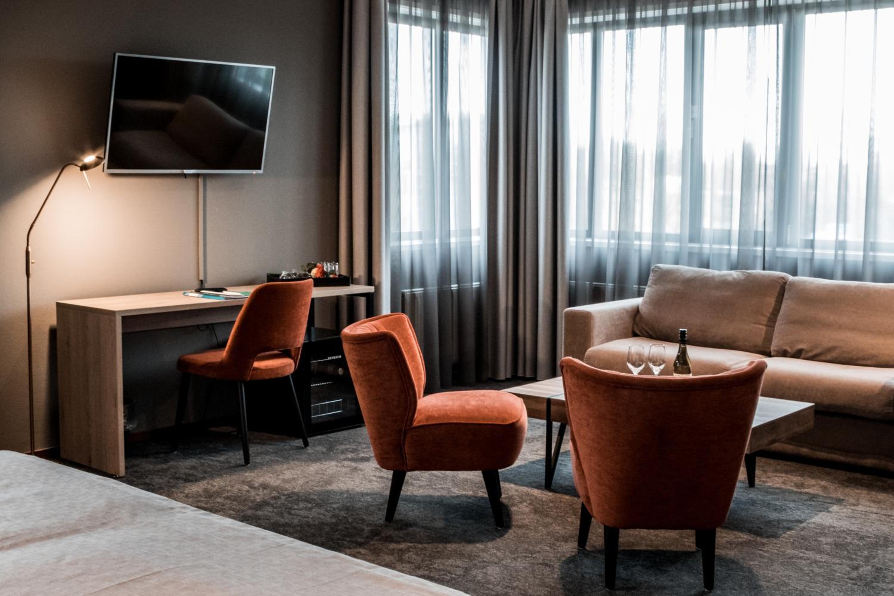 Suite - Photo 4