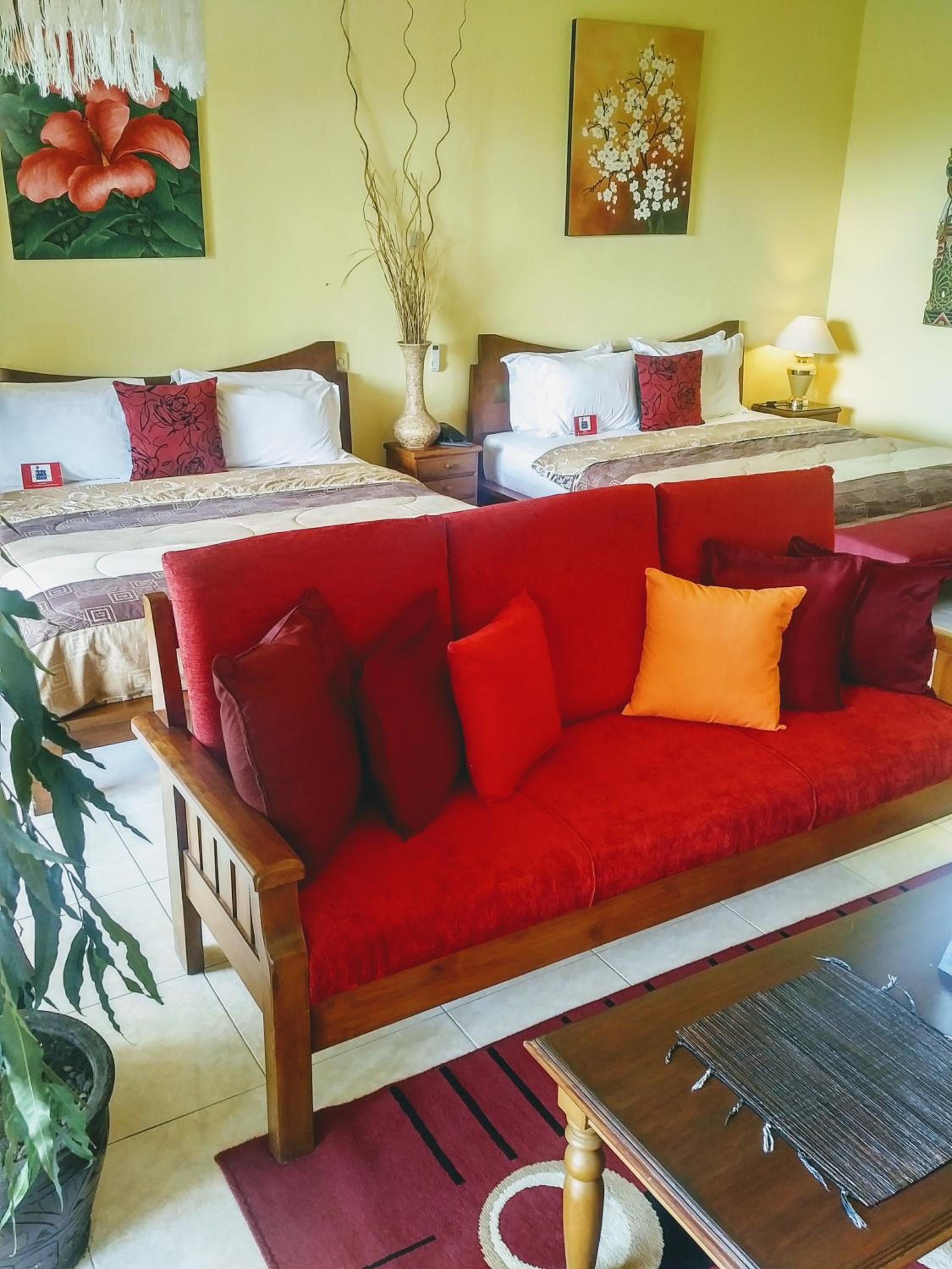 Deluxe Queen Room with Two Queen Beds - Photo 9