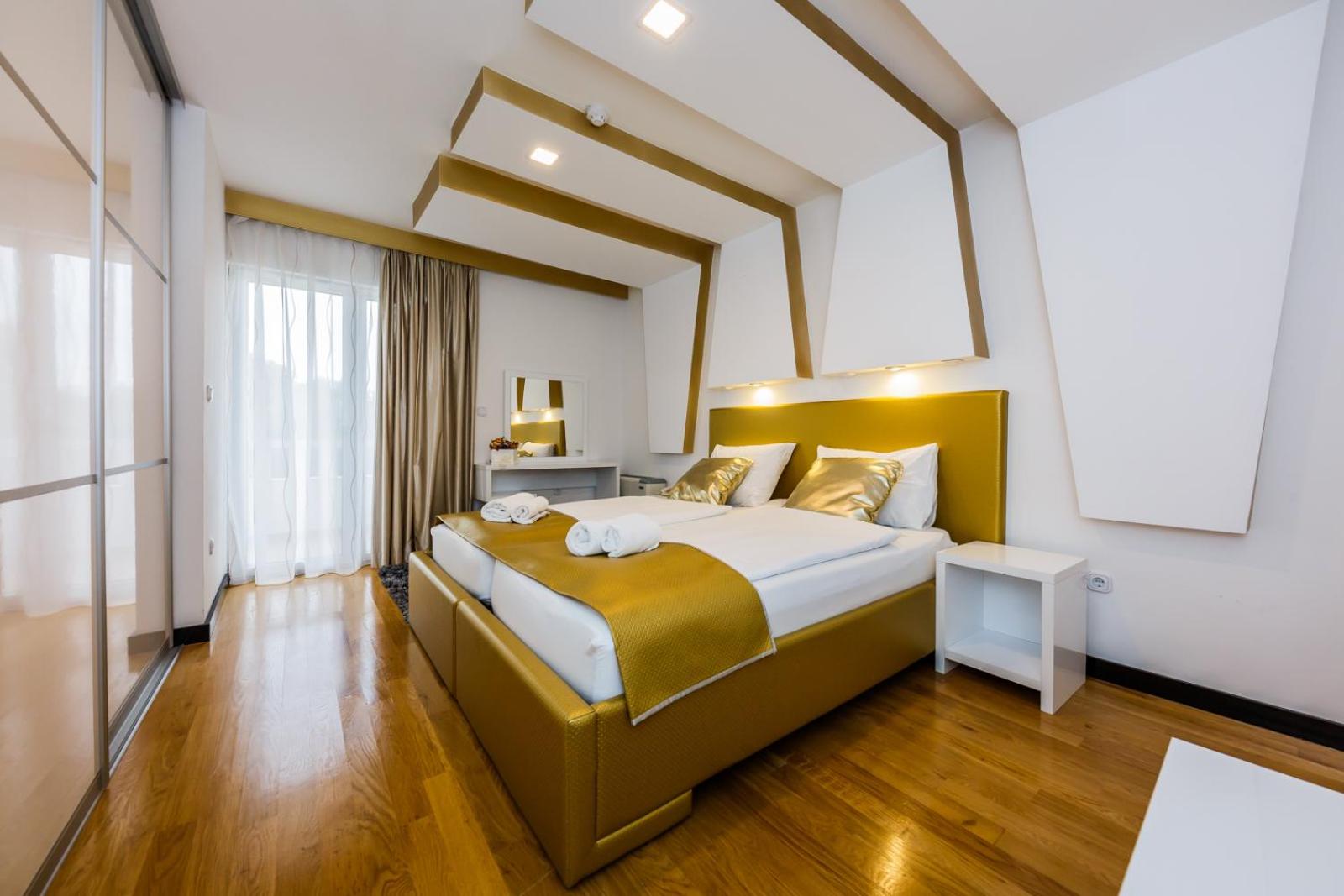 One-Bedroom Apartment - Photo 1