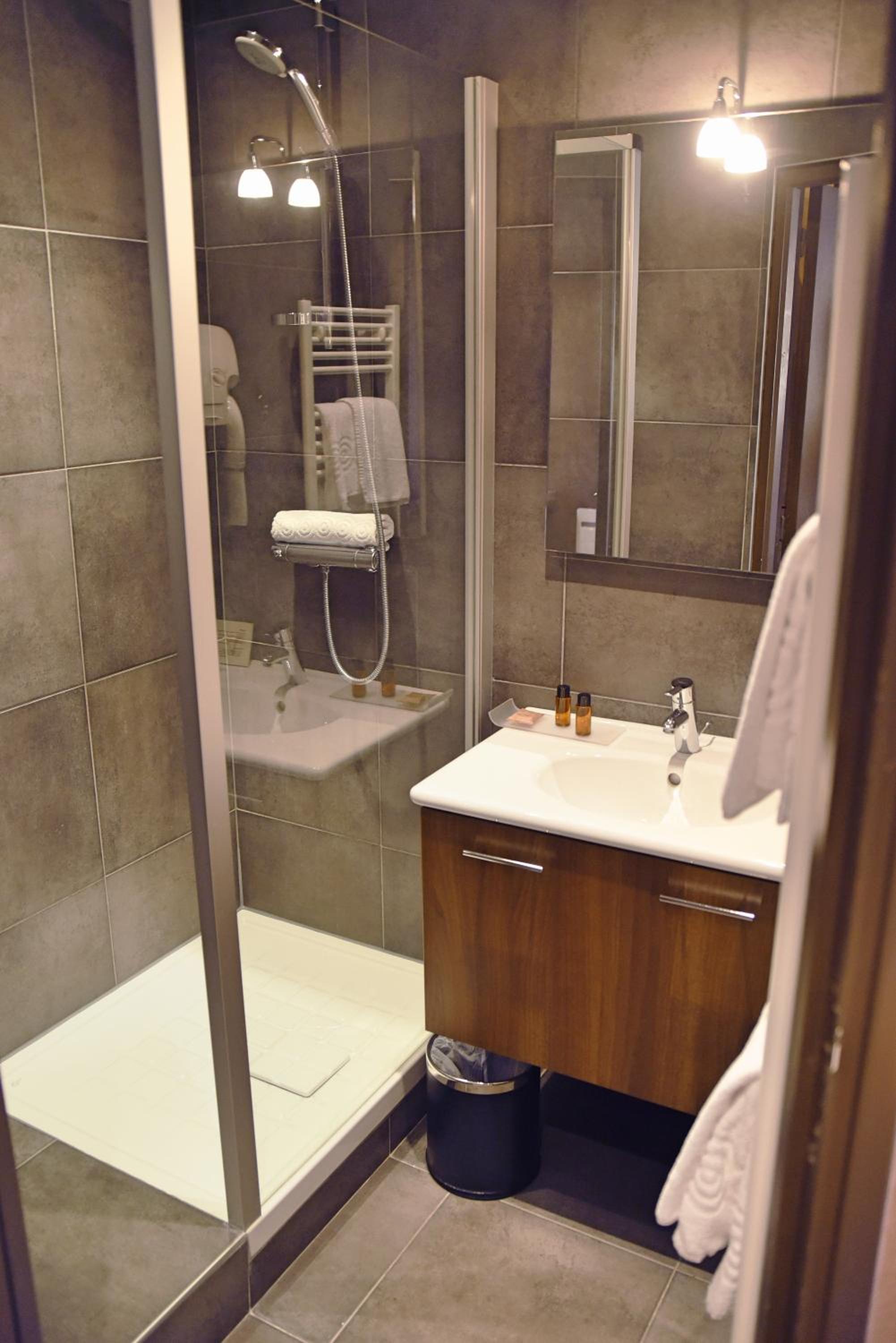 Double or Twin Room with Garden View photo 2